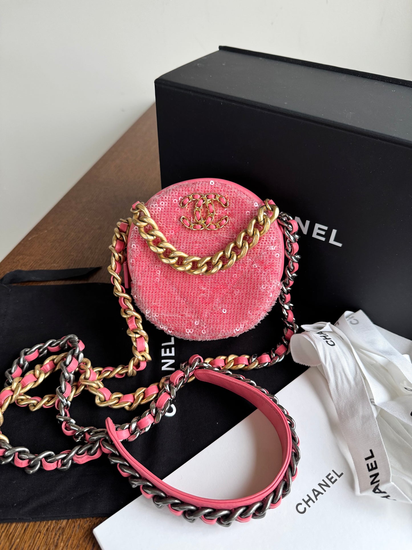 Pre-owned Chanel 19 Round Pink Clutch With Chain