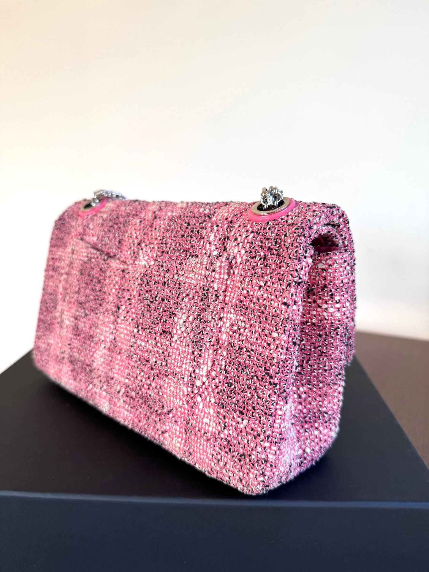 Pre-owned Chanel 2.55 Reissue 225 Medium Pink Tweed Flap Bag