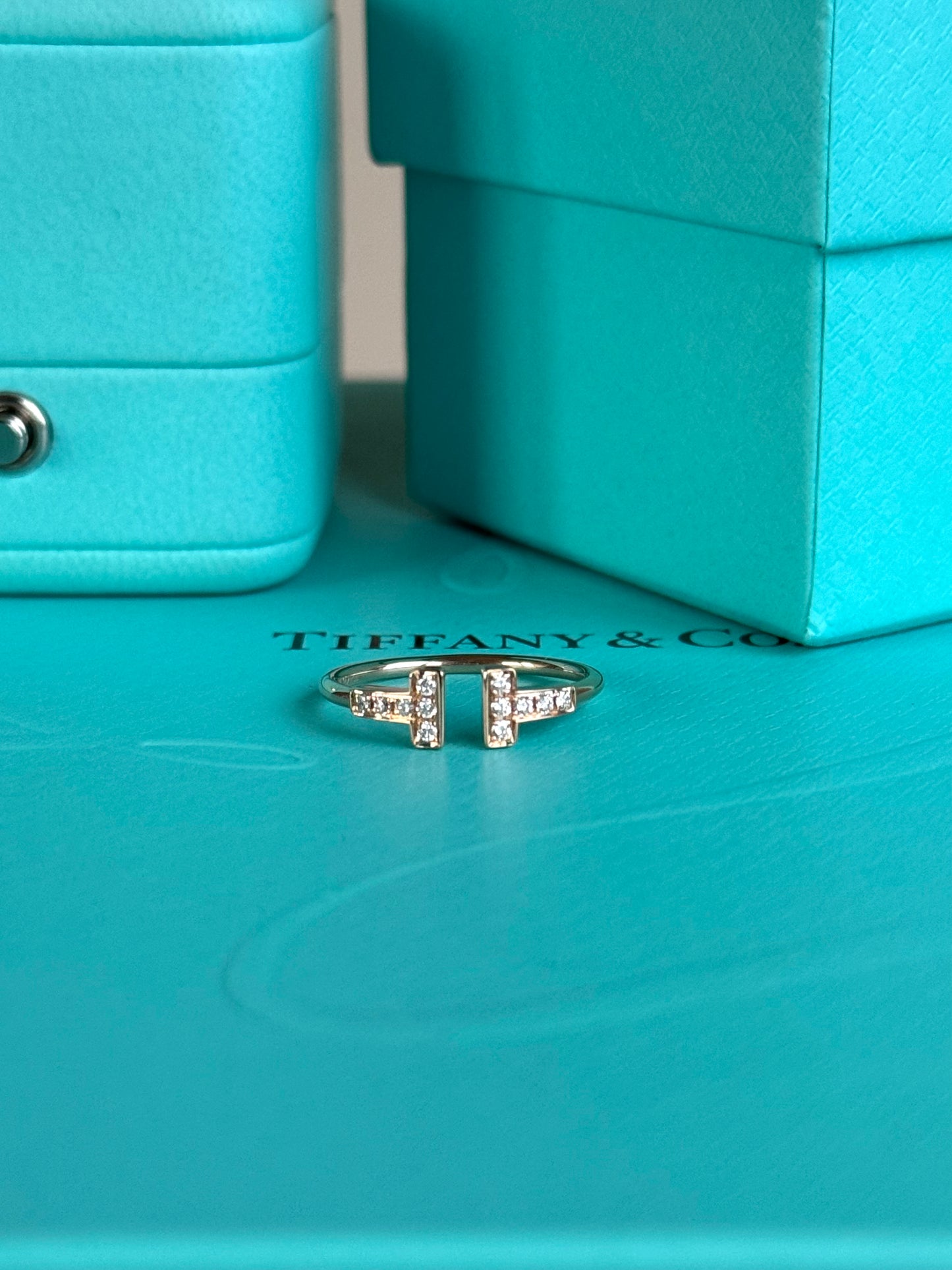 Pre-owned Tiffany & Co. T Diamond 18k Gold Wire Ring