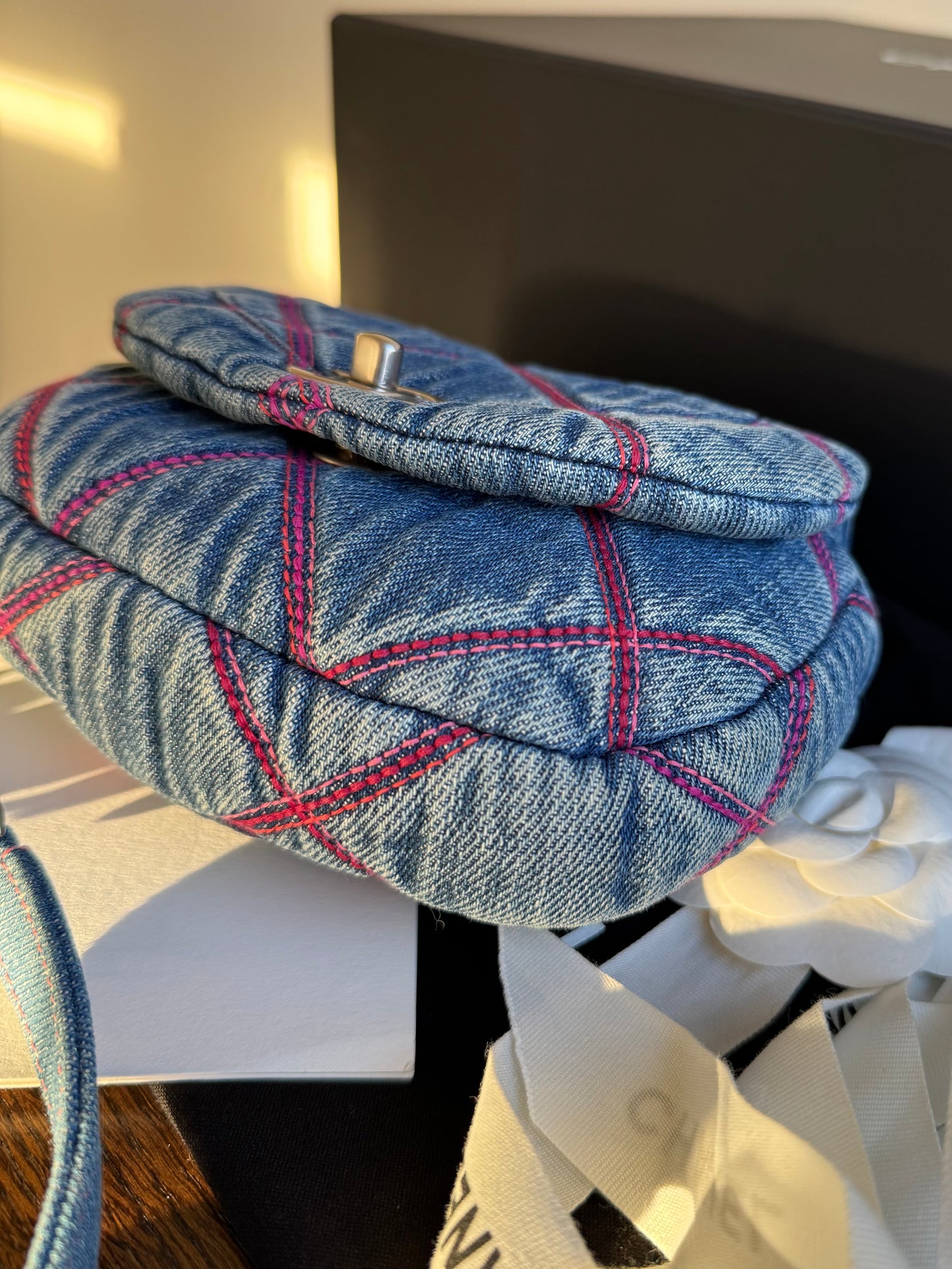 Pre-owned Chanel 22S Coco Beach Mini Denim Crossbody Bag