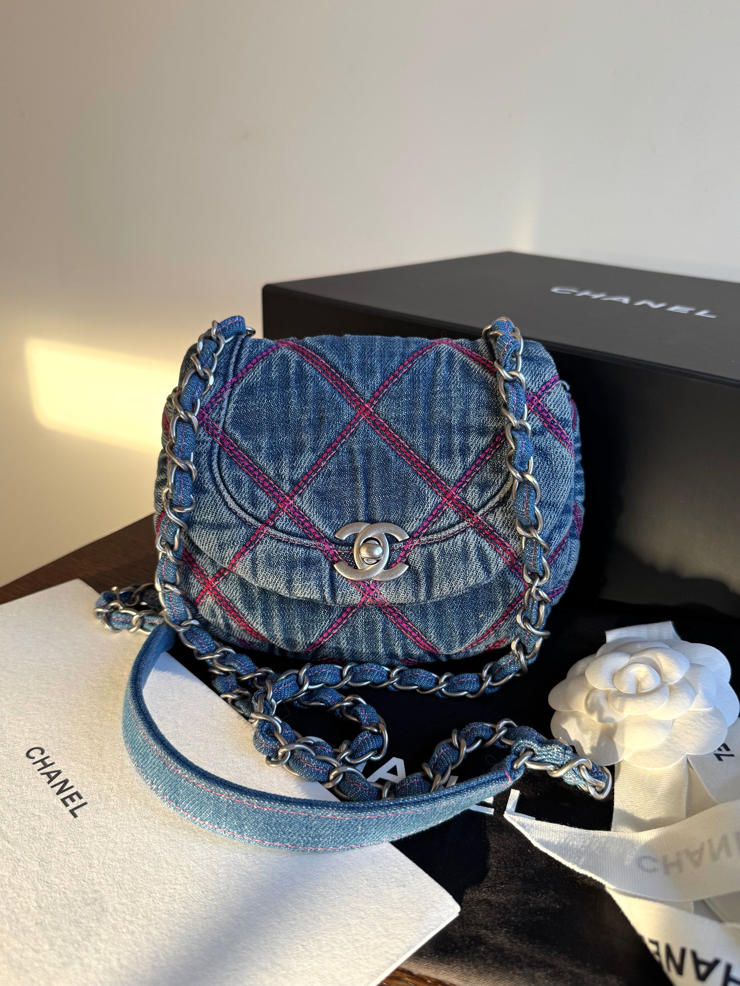 Pre-owned Chanel 22S Coco Beach Mini Denim Crossbody Bag