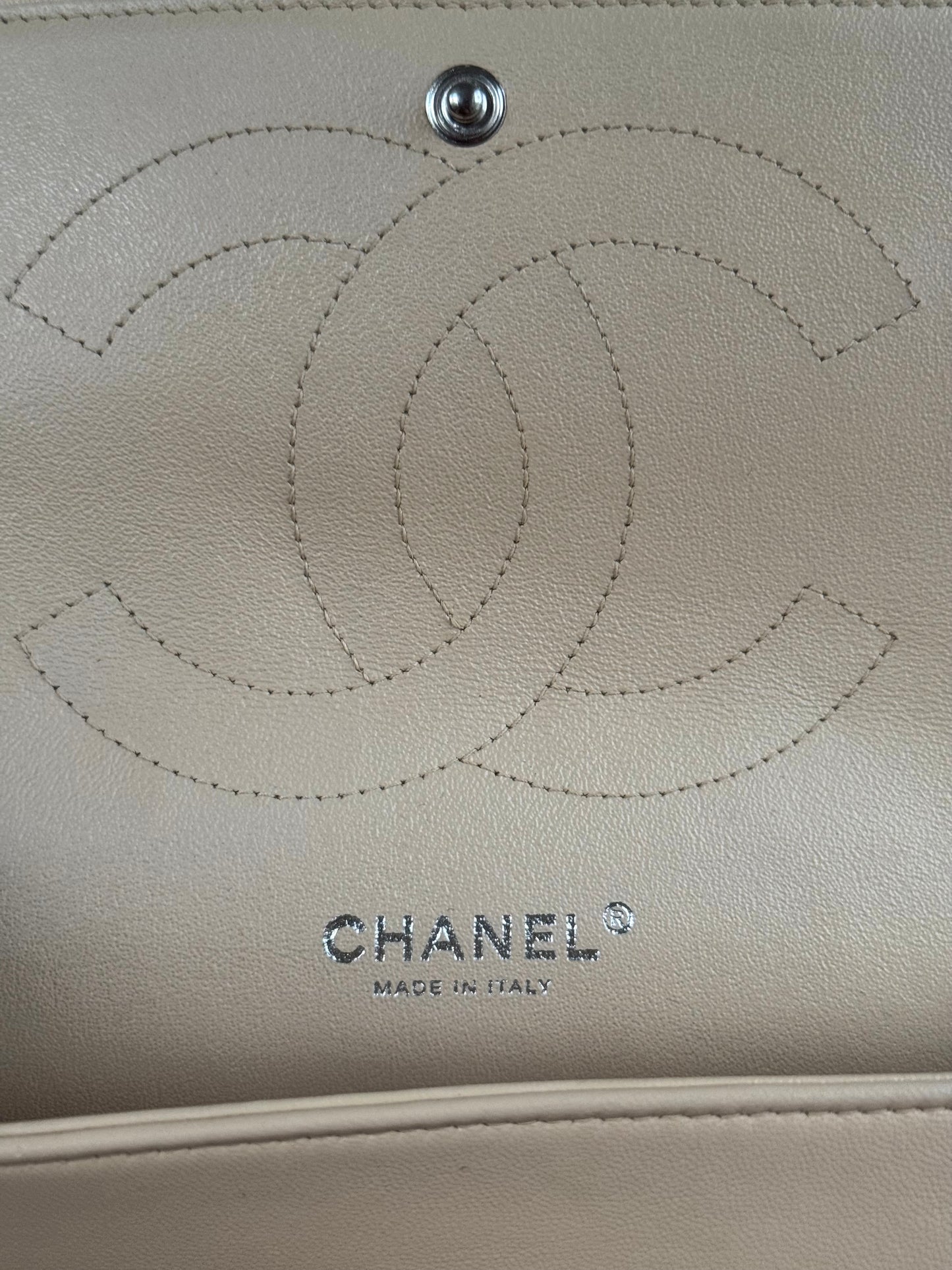 Pre-owned Chanel Timeless Classic Jumbo Beige Lambskin Flap Bag