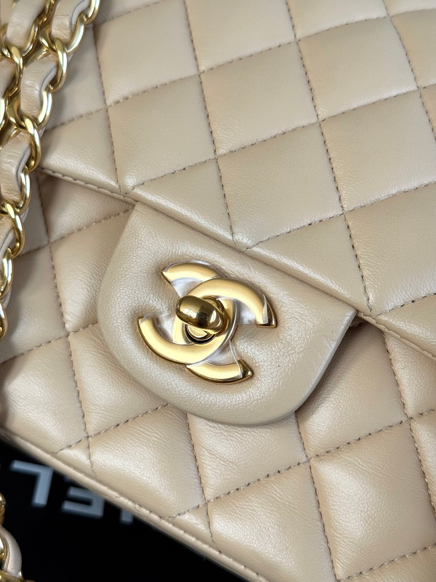 Pre-owned Chanel Timeless Classic Medium Beige Lambskin Flap Bag