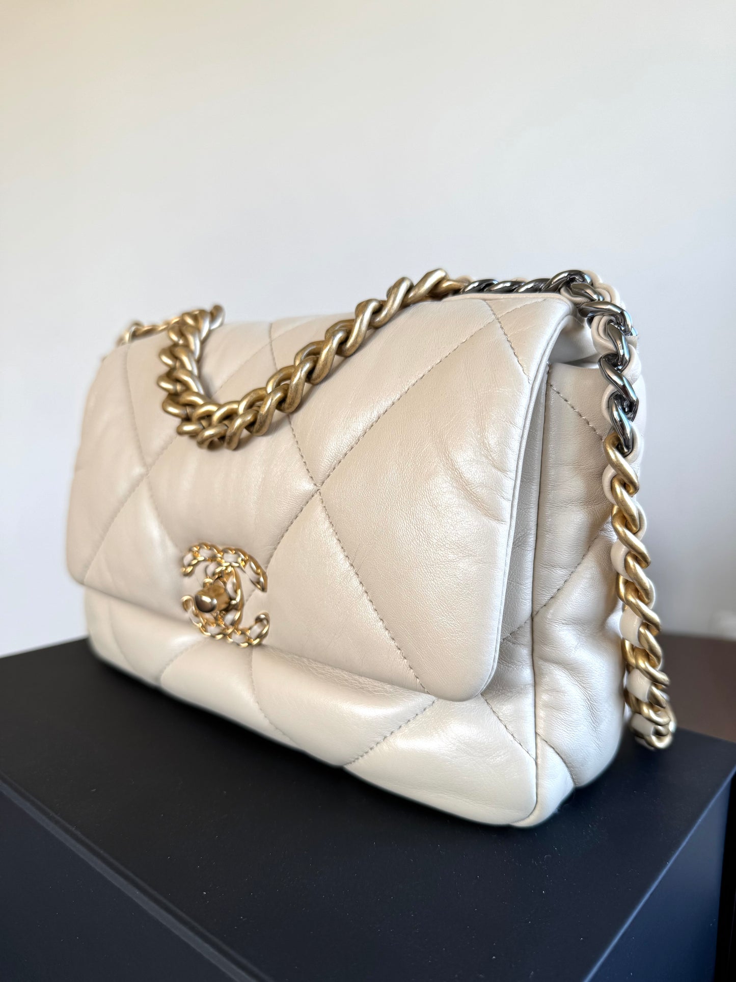 Pre-owned Chanel 19 Small Beige Lambskin Flap Bag