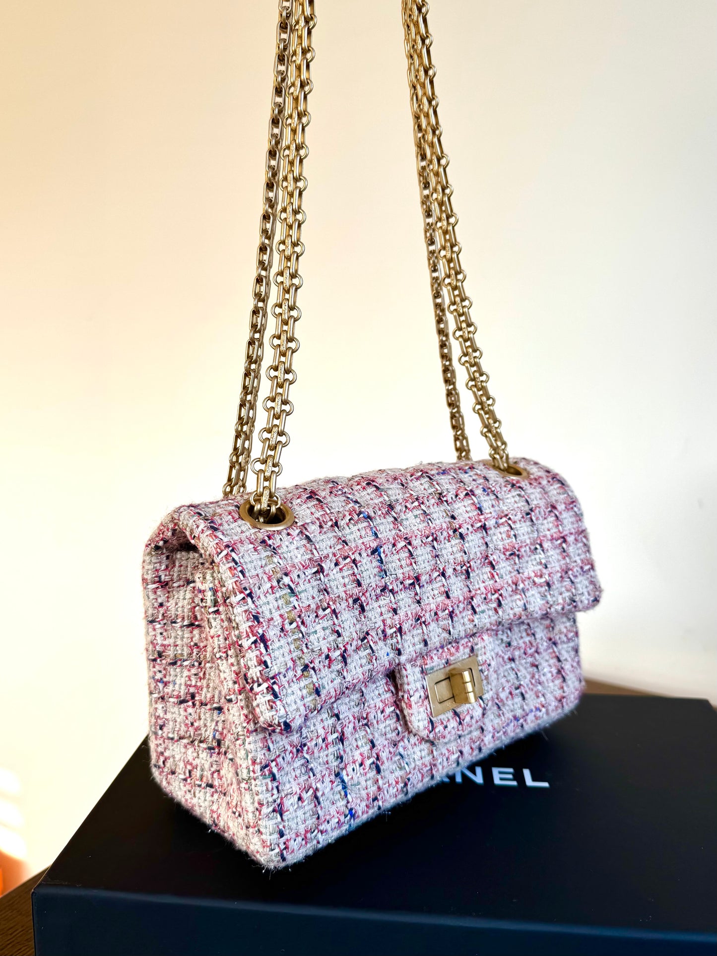 Pre-owned Chanel 2.55 Mini 224 Rose Tweed Flap Bag