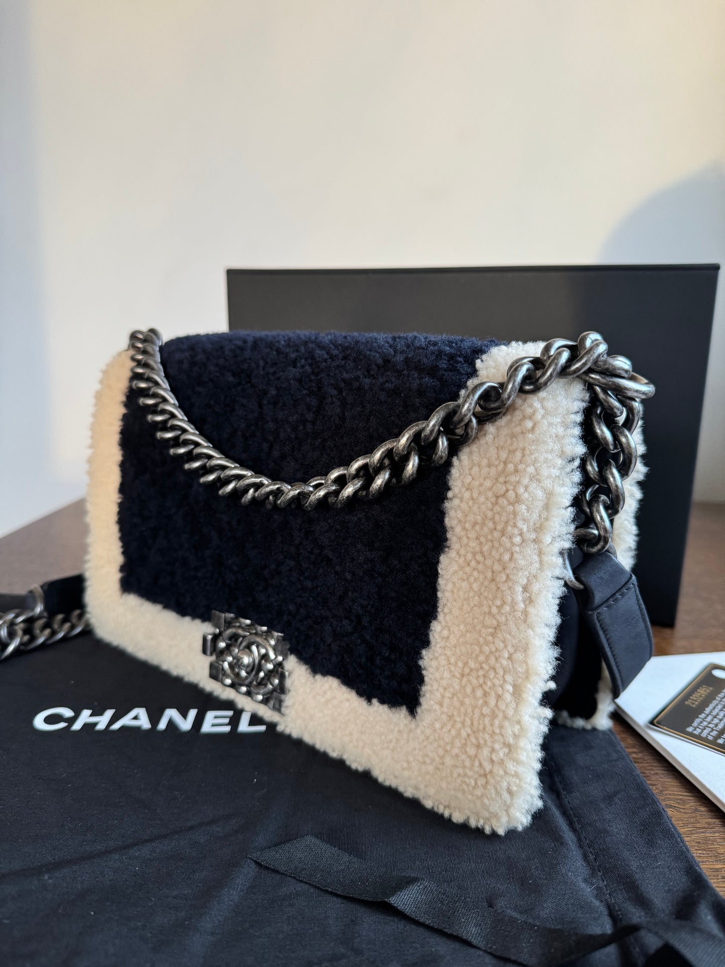 Pre-owned Chanel Boy Medium Shearling Navy White Flap Bag
