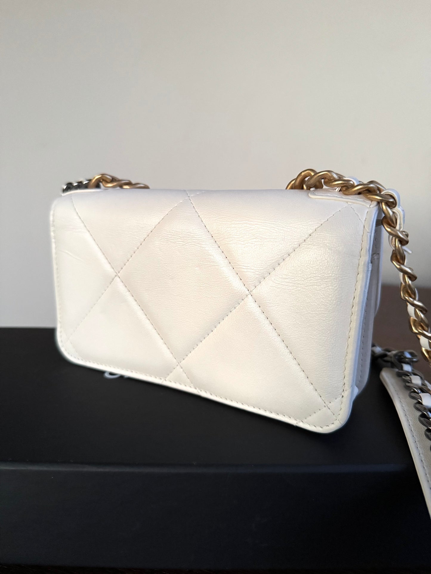 Pre-owned Chanel 19 WOC White Leather Flap Bag