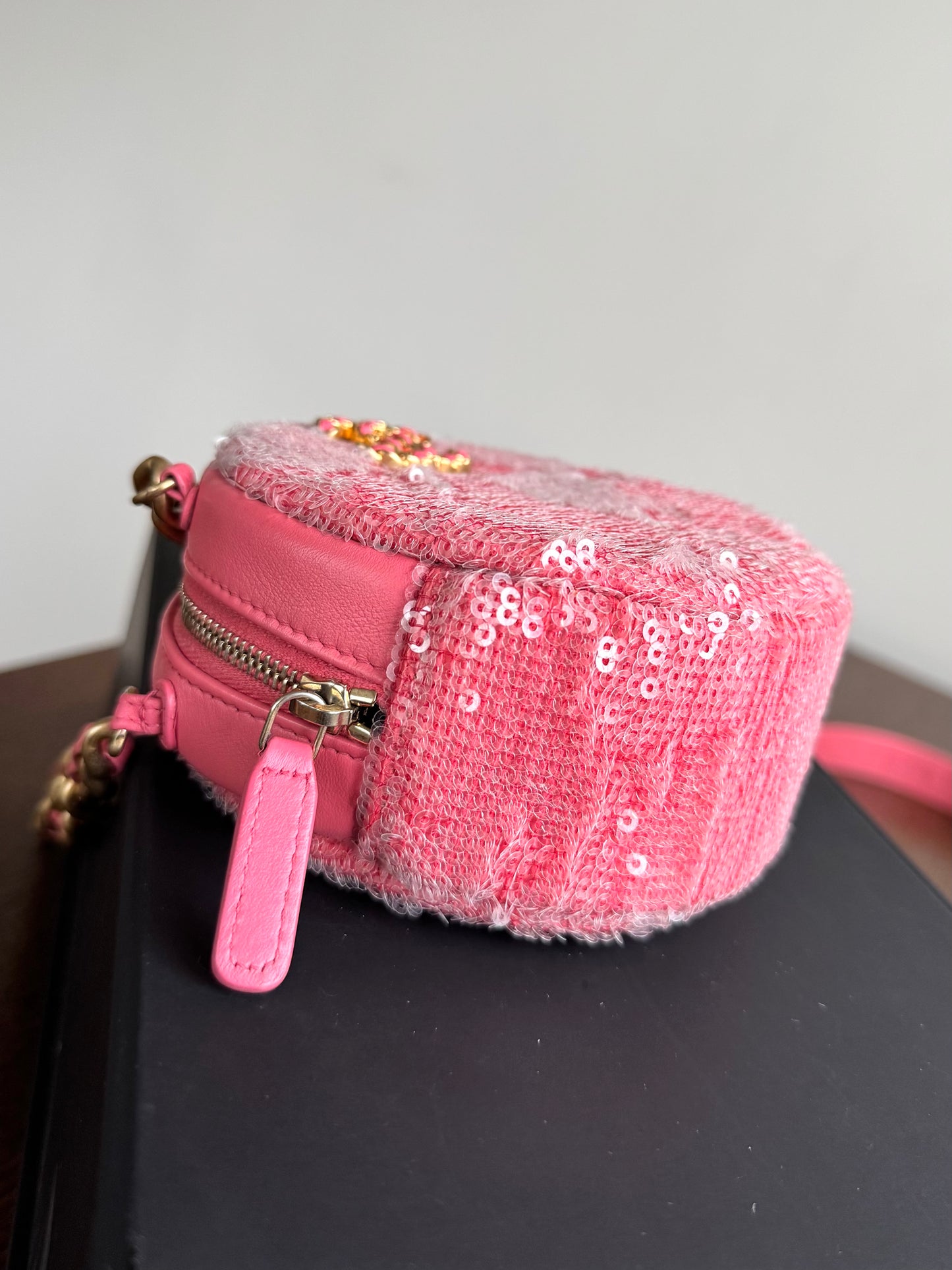 Pre-owned Chanel 19 Round Pink Clutch With Chain