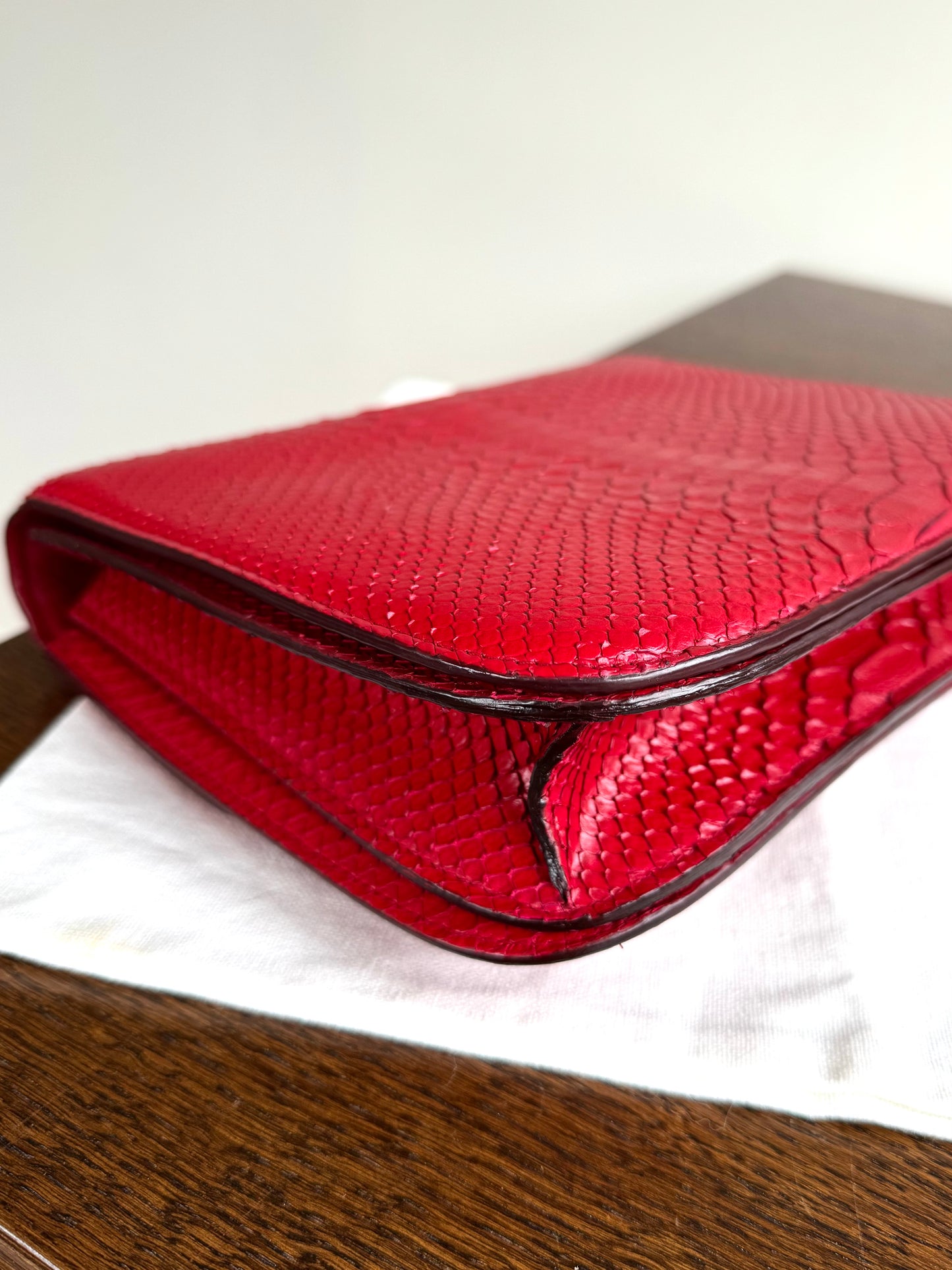 Pre-owned Céline Classic Box Medium Red Python Bag