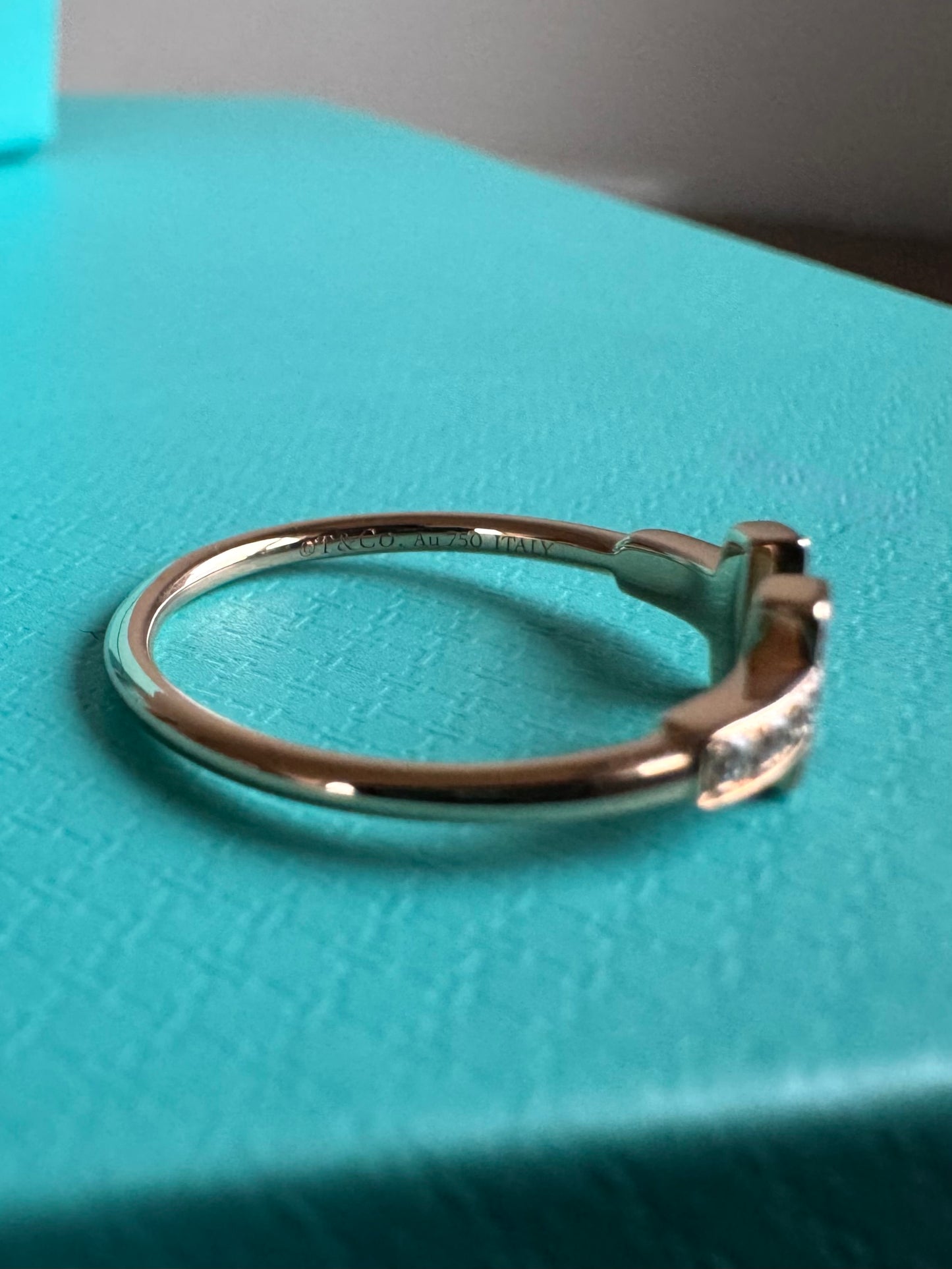 Pre-owned Tiffany & Co. T Diamond 18k Gold Wire Ring