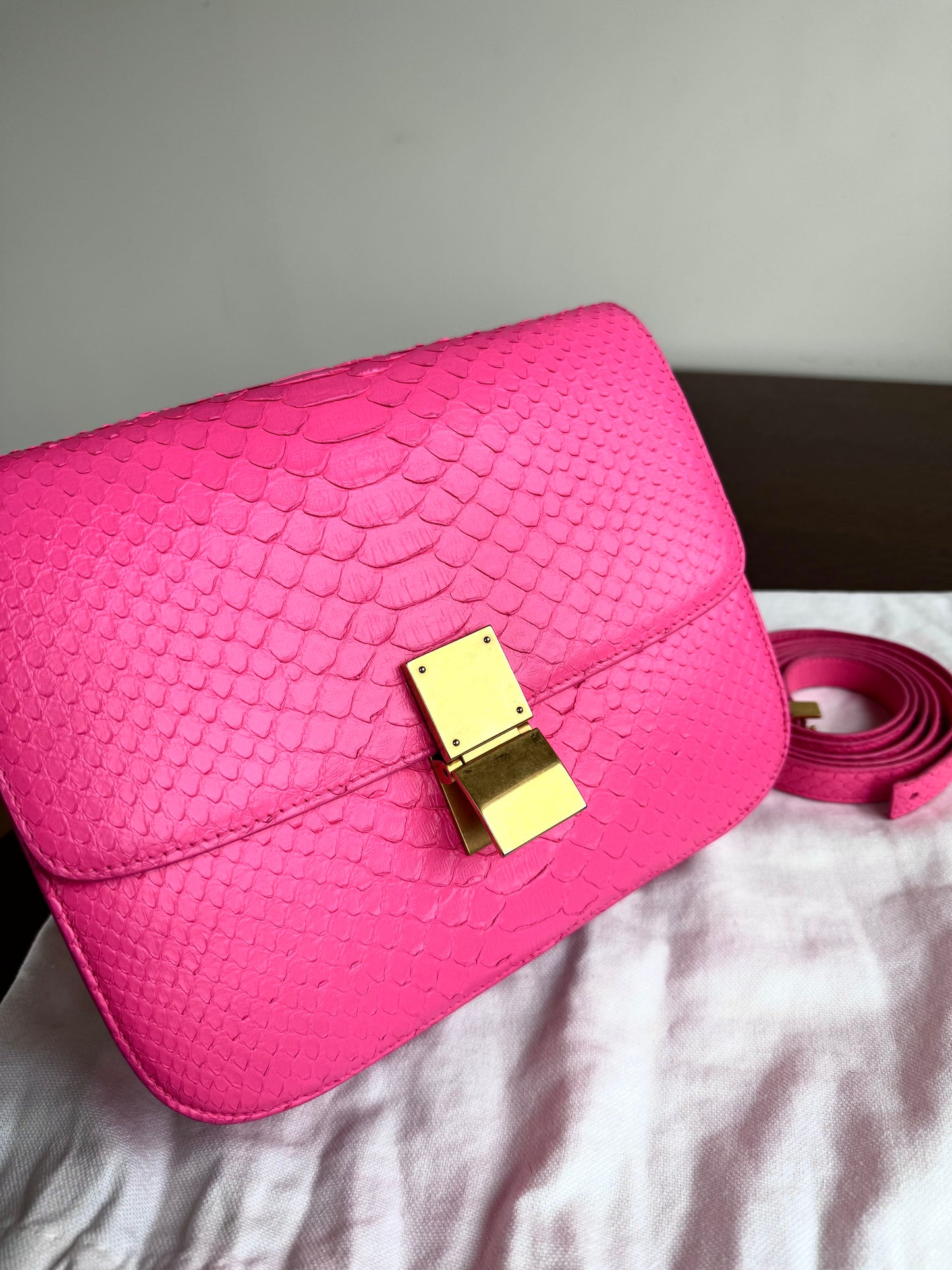 Pre-owned Céline Classic Box Medium Pink Python Bag