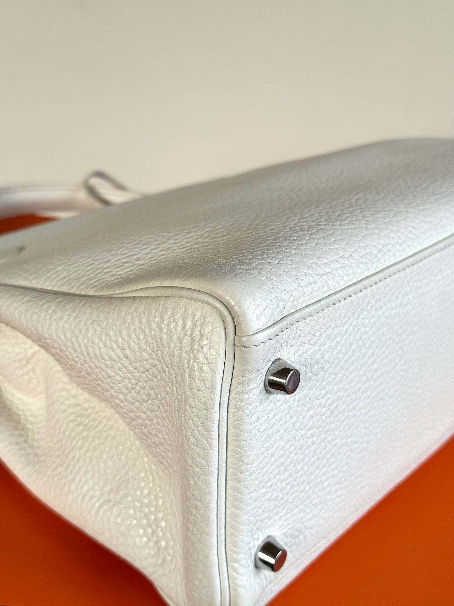 Pre-owned Hermès Kelly 32 White Clemence Leather Bag