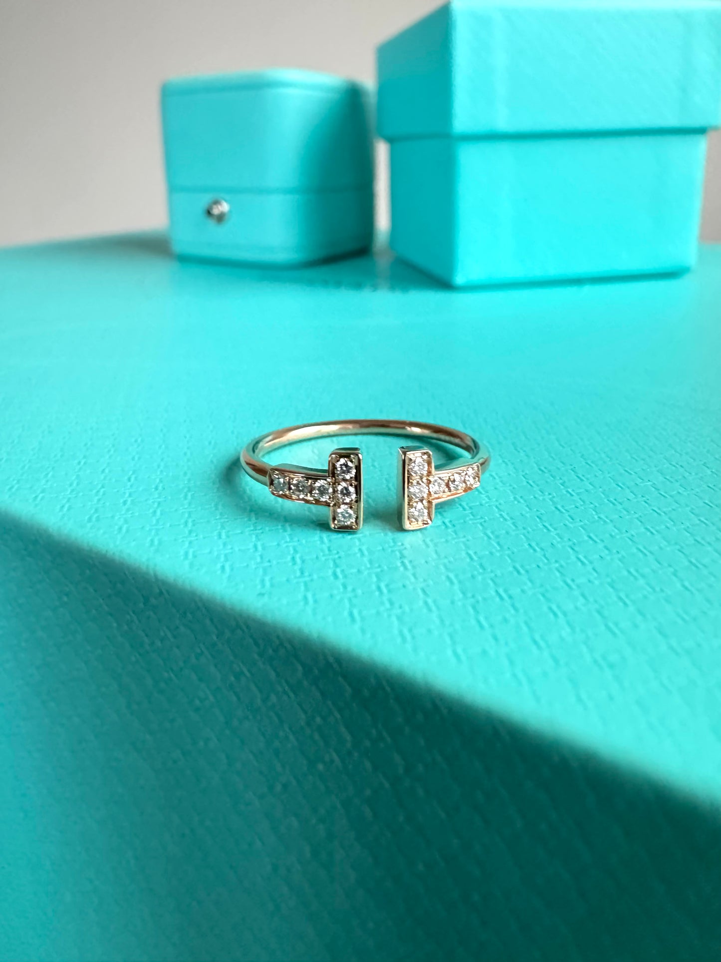 Pre-owned Tiffany & Co. T Diamond 18k Gold Wire Ring