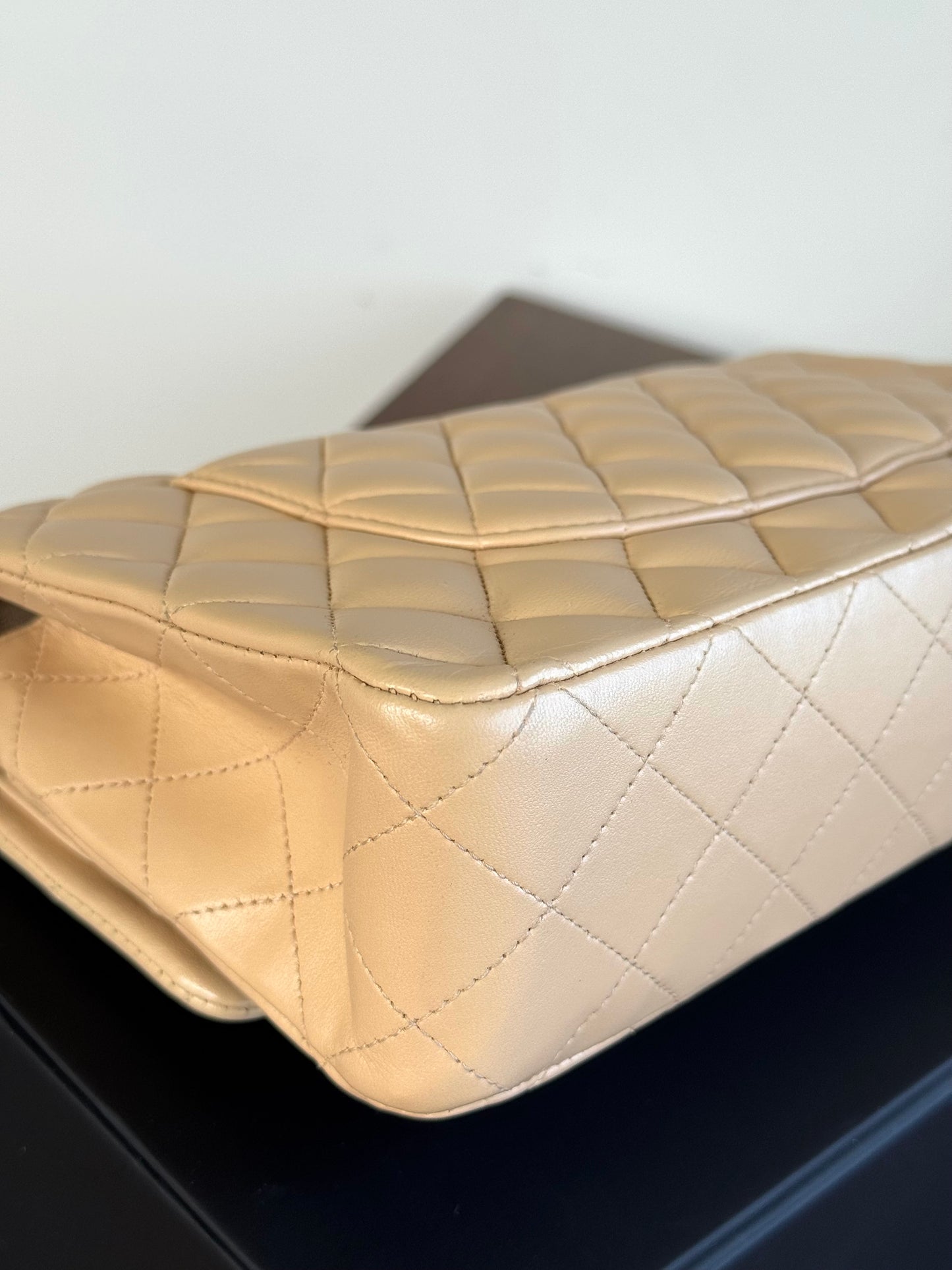 Pre-owned Chanel Timeless Classic Medium Beige Lambskin Flap Bag