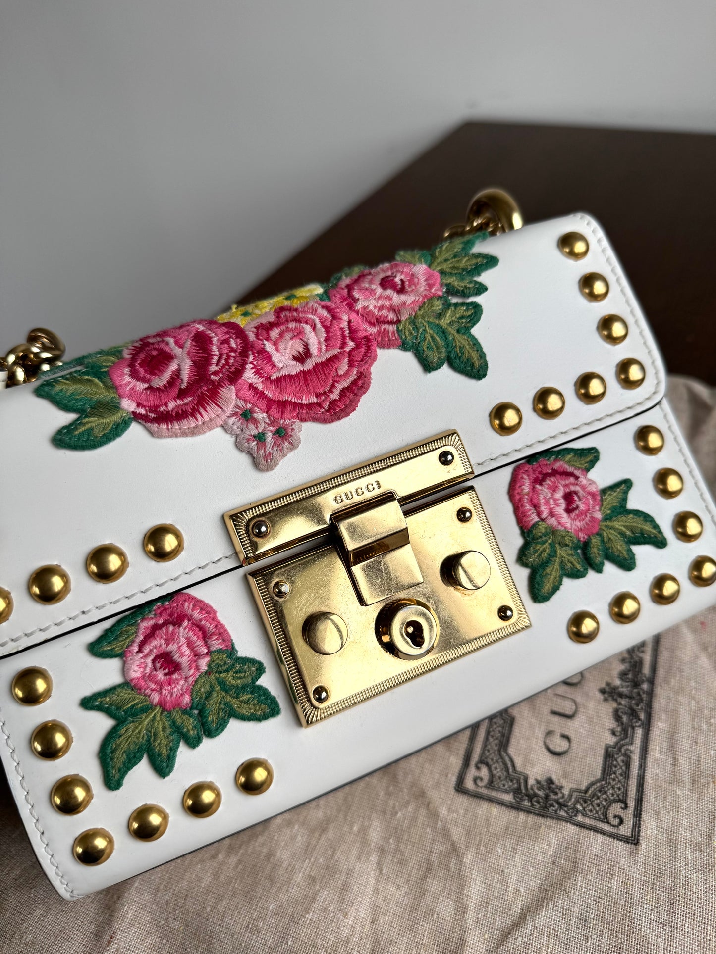 Pre-owned Gucci Padlock Small White Floral Embroidered Studded Leather Bag