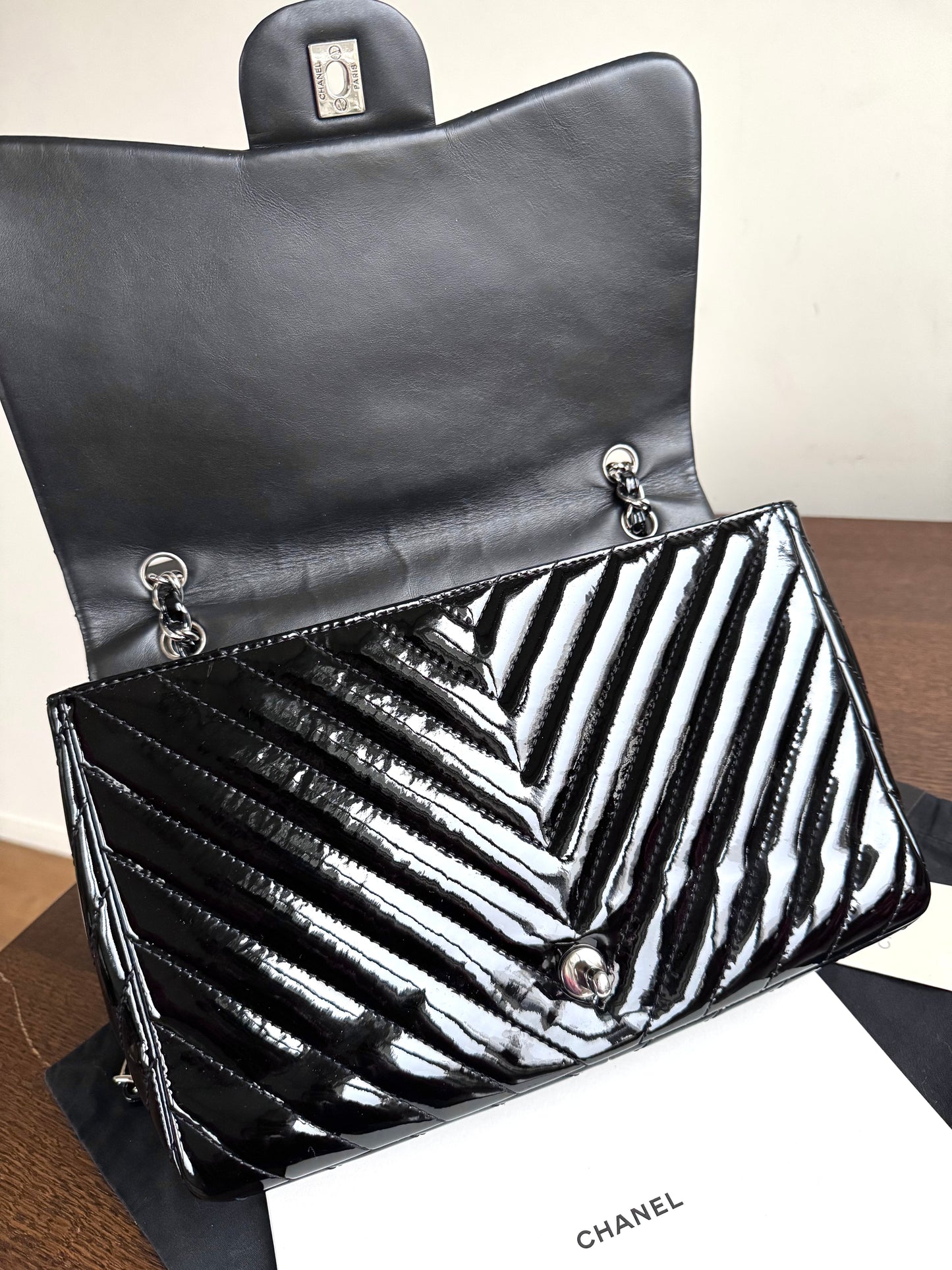 Pre-owned Chanel Classic Jumbo Black Patent Leather Flap Bag