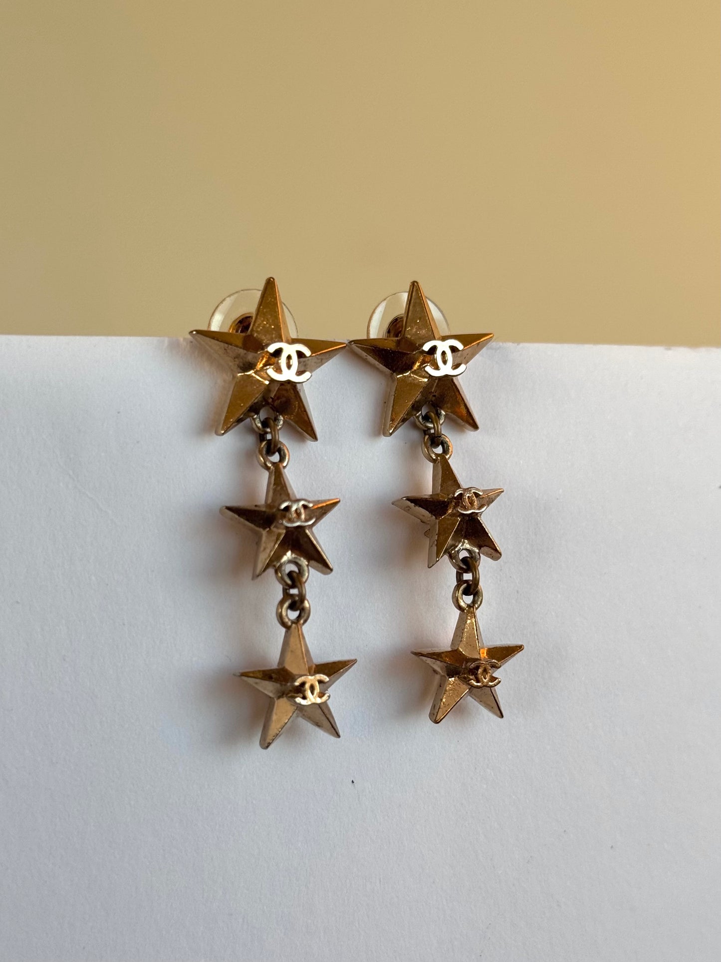 Pre-owned Chanel Triple Star CC Gold Plated Orecchini