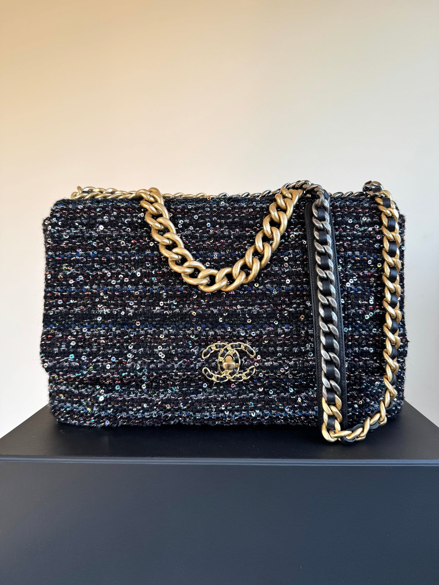 Pre-owned Chanel 19 Maxi Black Tweed Sequins Flap Bag