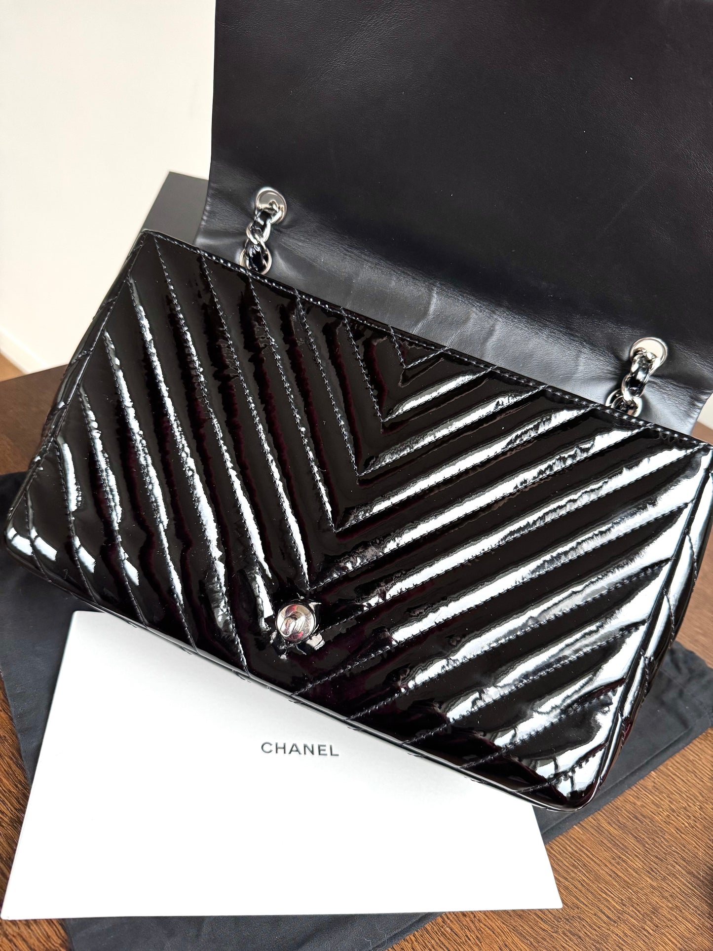Pre-owned Chanel Classic Jumbo Black Patent Leather Flap Bag