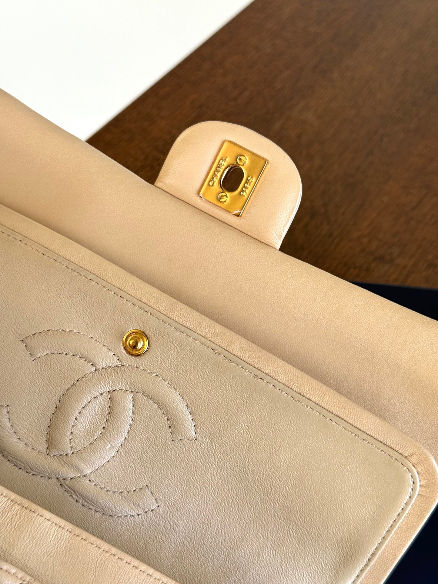 Pre-owned Chanel Timeless Classic Medium Beige Lambskin Flap Bag