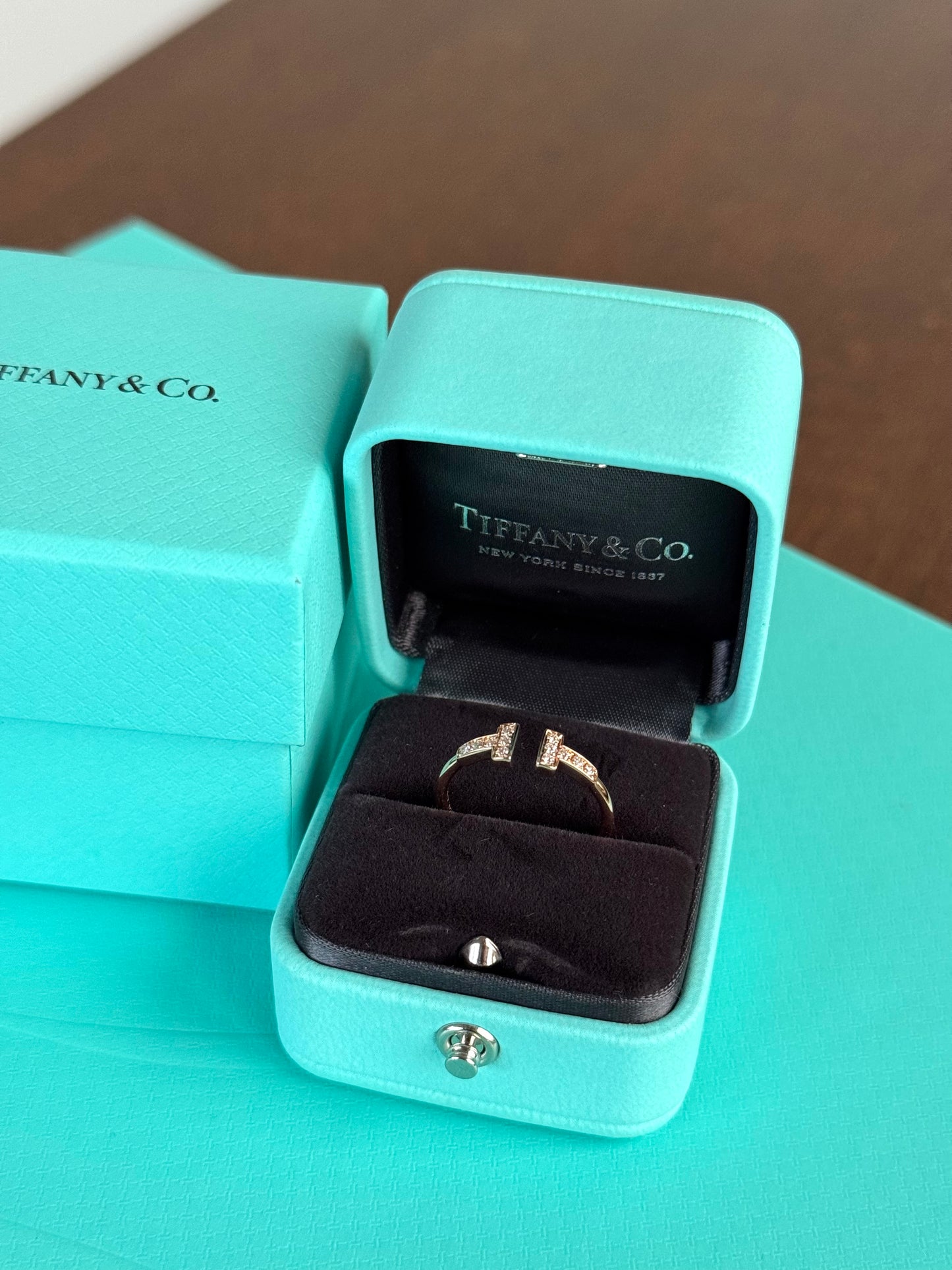 Pre-owned Tiffany & Co. T Diamond 18k Gold Wire Ring