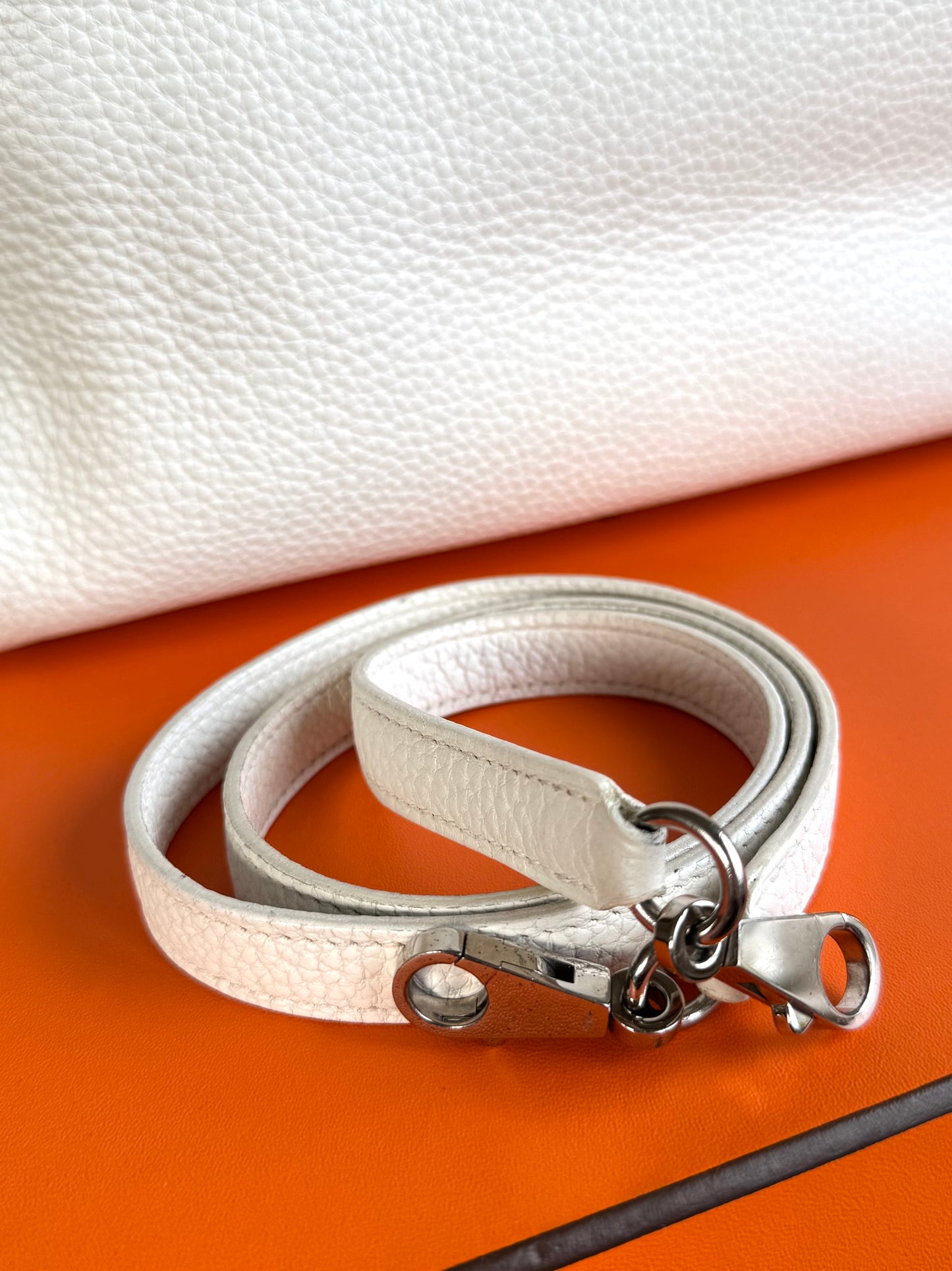 Pre-owned Hermès Kelly 32 White Clemence Leather Bag
