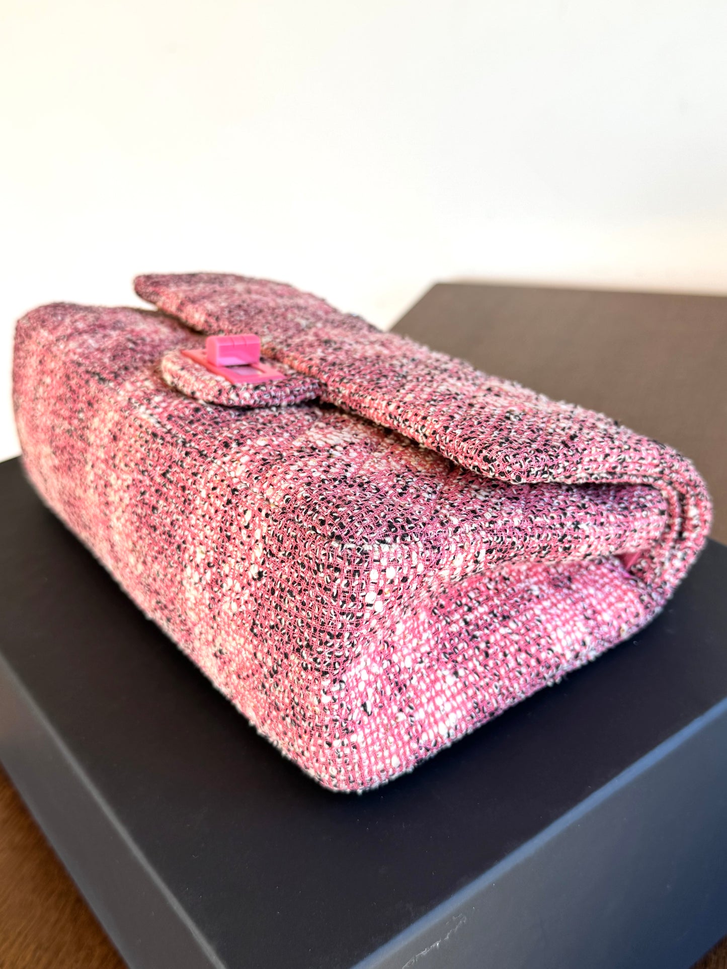 Pre-owned Chanel 2.55 Reissue 225 Medium Pink Tweed Flap Bag