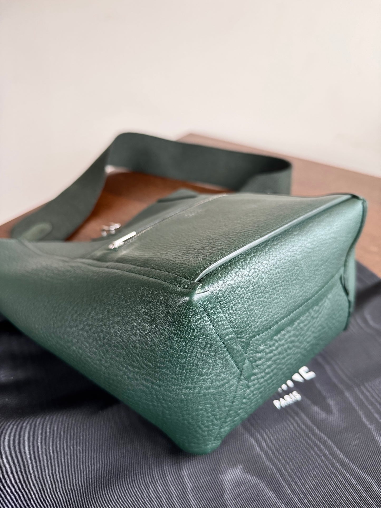 Pre-owned Céline Seau Sangle Small Dark Green Leather Tote Bag