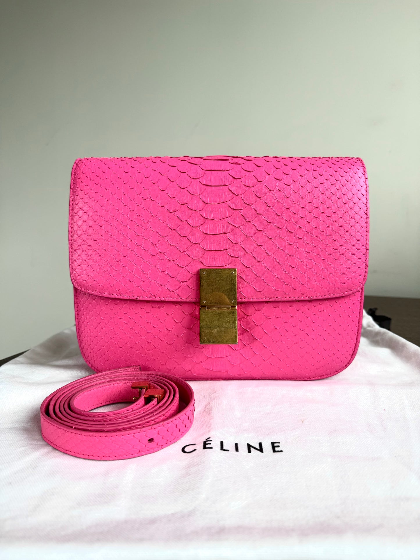 Pre-owned Céline Classic Box Medium Pink Python Bag