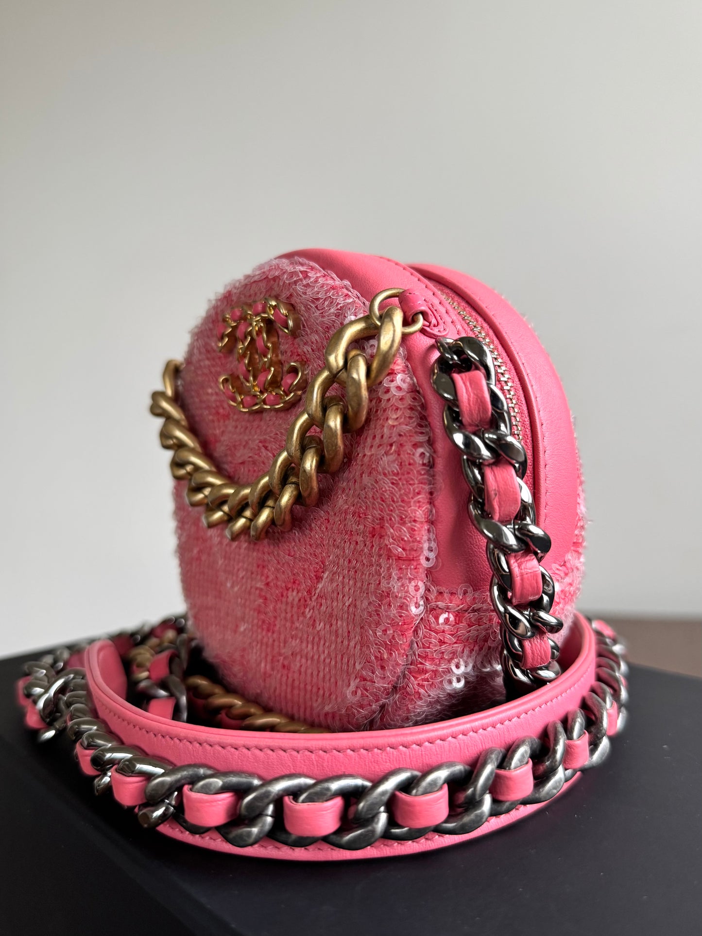 Pre-owned Chanel 19 Round Pink Clutch With Chain