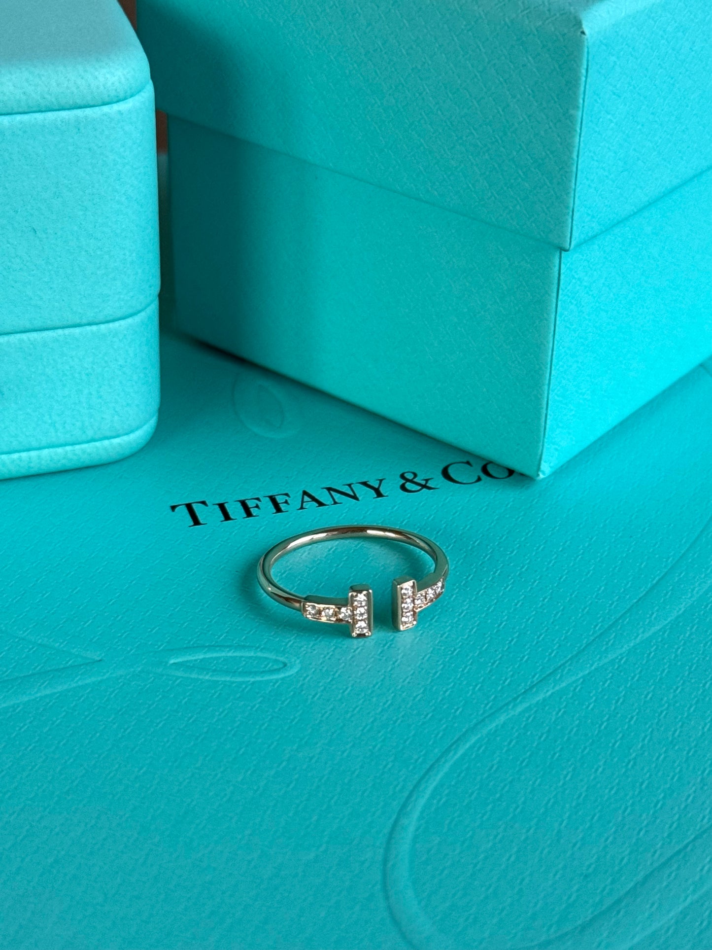 Pre-owned Tiffany & Co. T Diamond 18k Gold Wire Ring