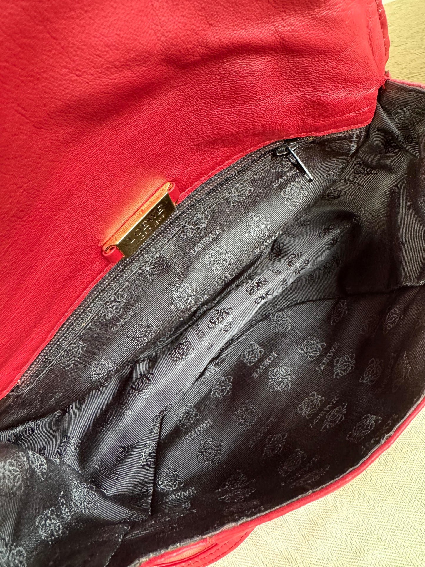 Pre-owned Loewe Red Leather Crossbody Bag