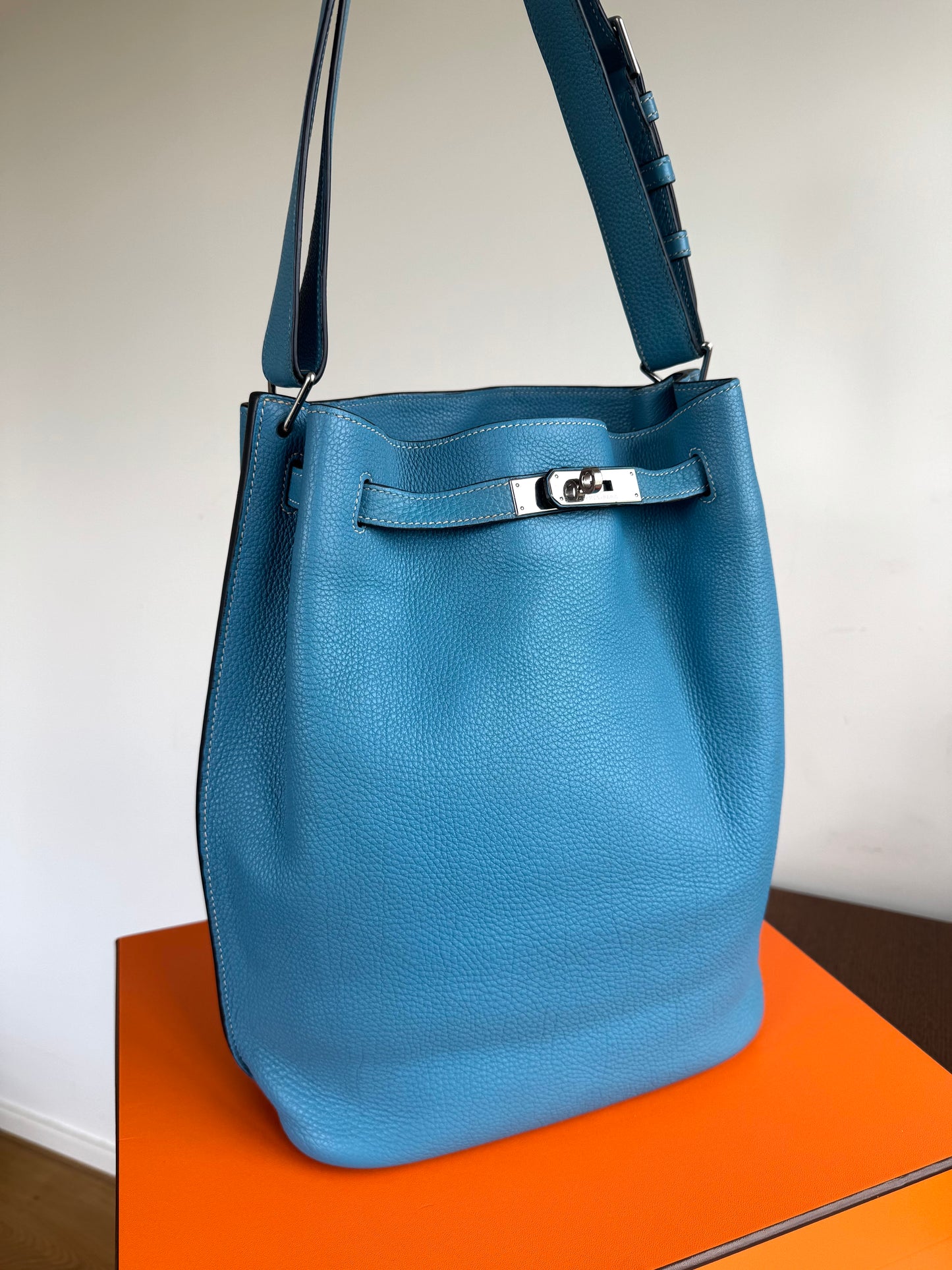 Pre-owned Hermès So Kelly 26 Blue Izmir Togo Shoulder Bag