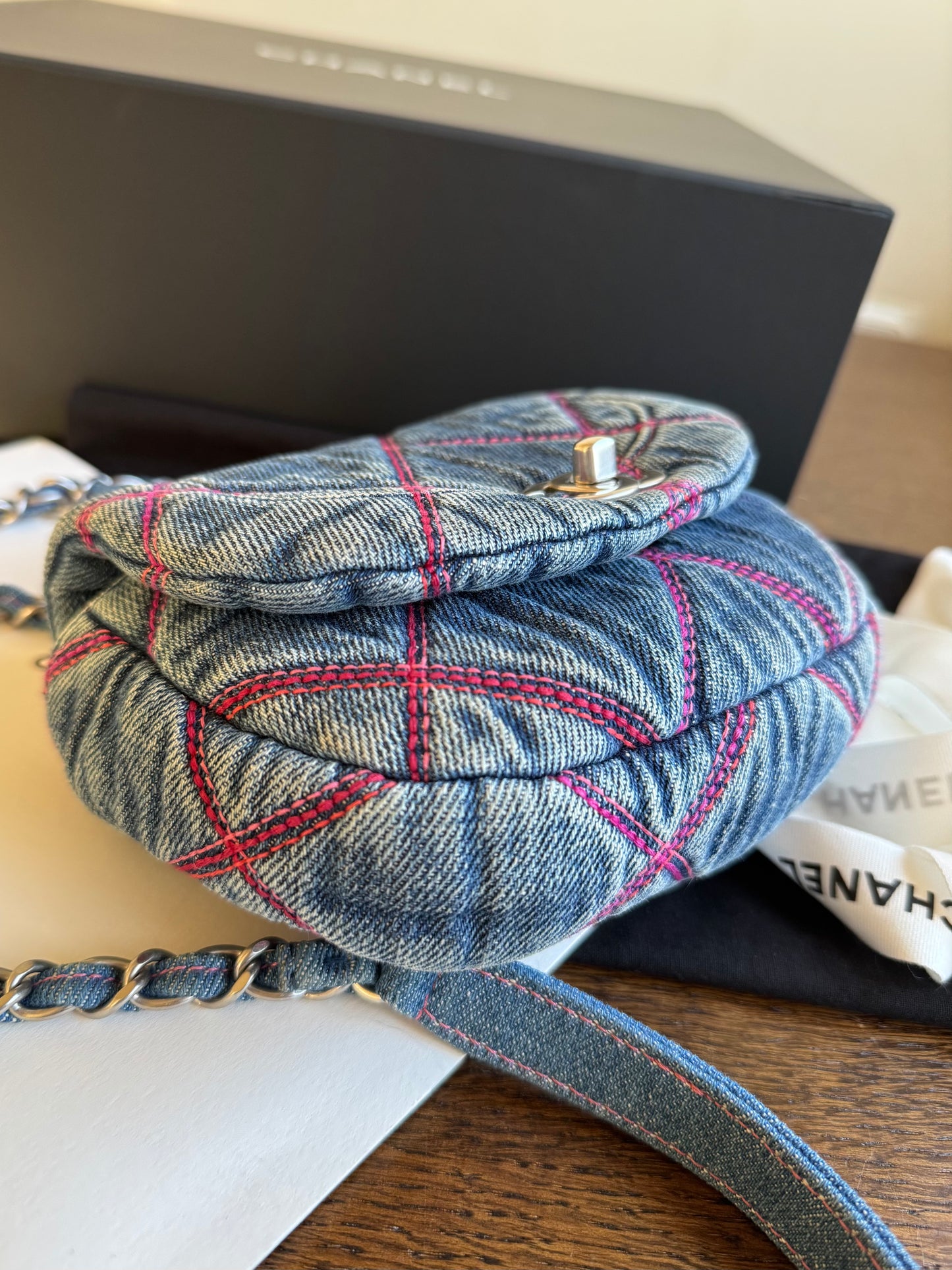 Pre-owned Chanel 22S Coco Beach Mini Denim Crossbody Bag