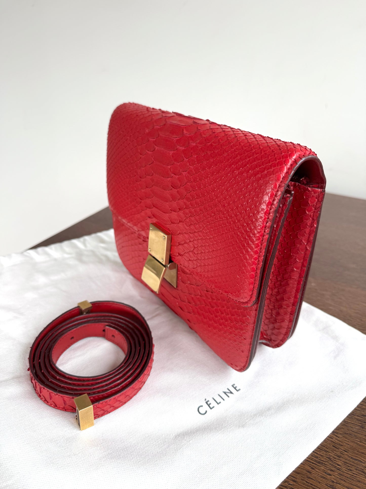 Pre-owned Céline Classic Box Medium Red Python Bag