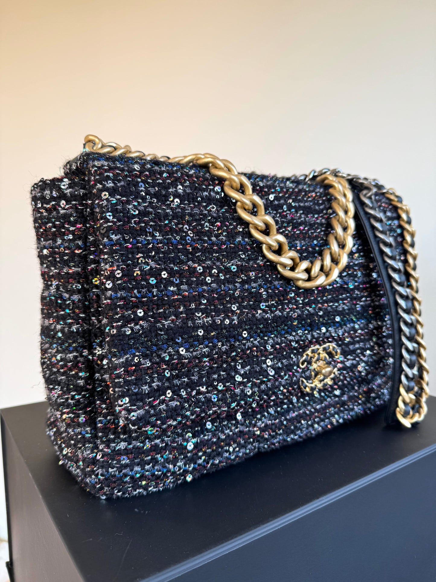 Pre-owned Chanel 19 Maxi Black Tweed Sequins Flap Bag
