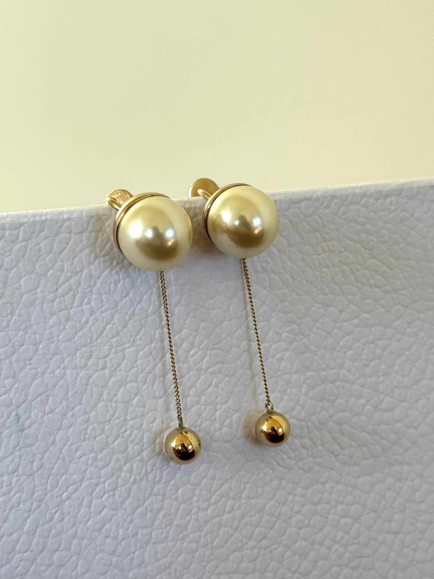 Pre-owned Dior Ultradior Golden Metal Pearl Earrings