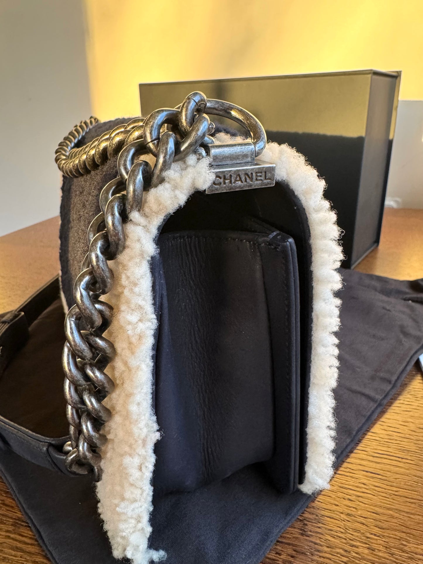 Pre-owned Chanel Boy Medium Shearling Navy White Flap Bag