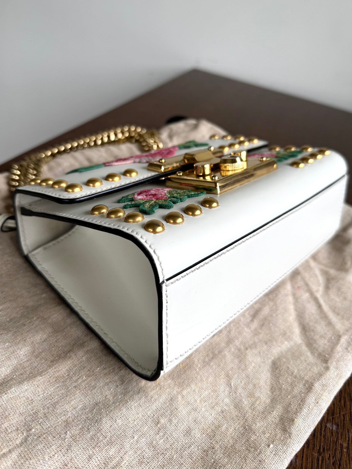 Pre-owned Gucci Padlock Small White Floral Embroidered Studded Leather Bag