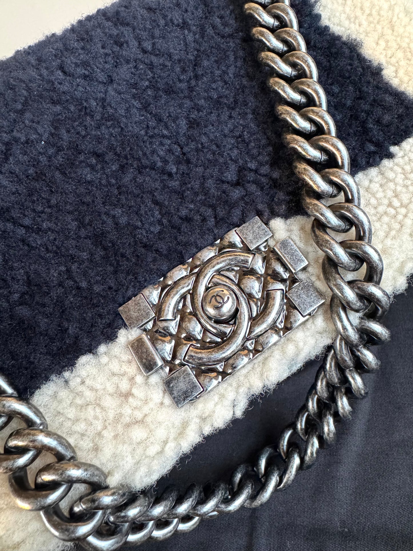 Pre-owned Chanel Boy Medium Shearling Navy White Flap Bag