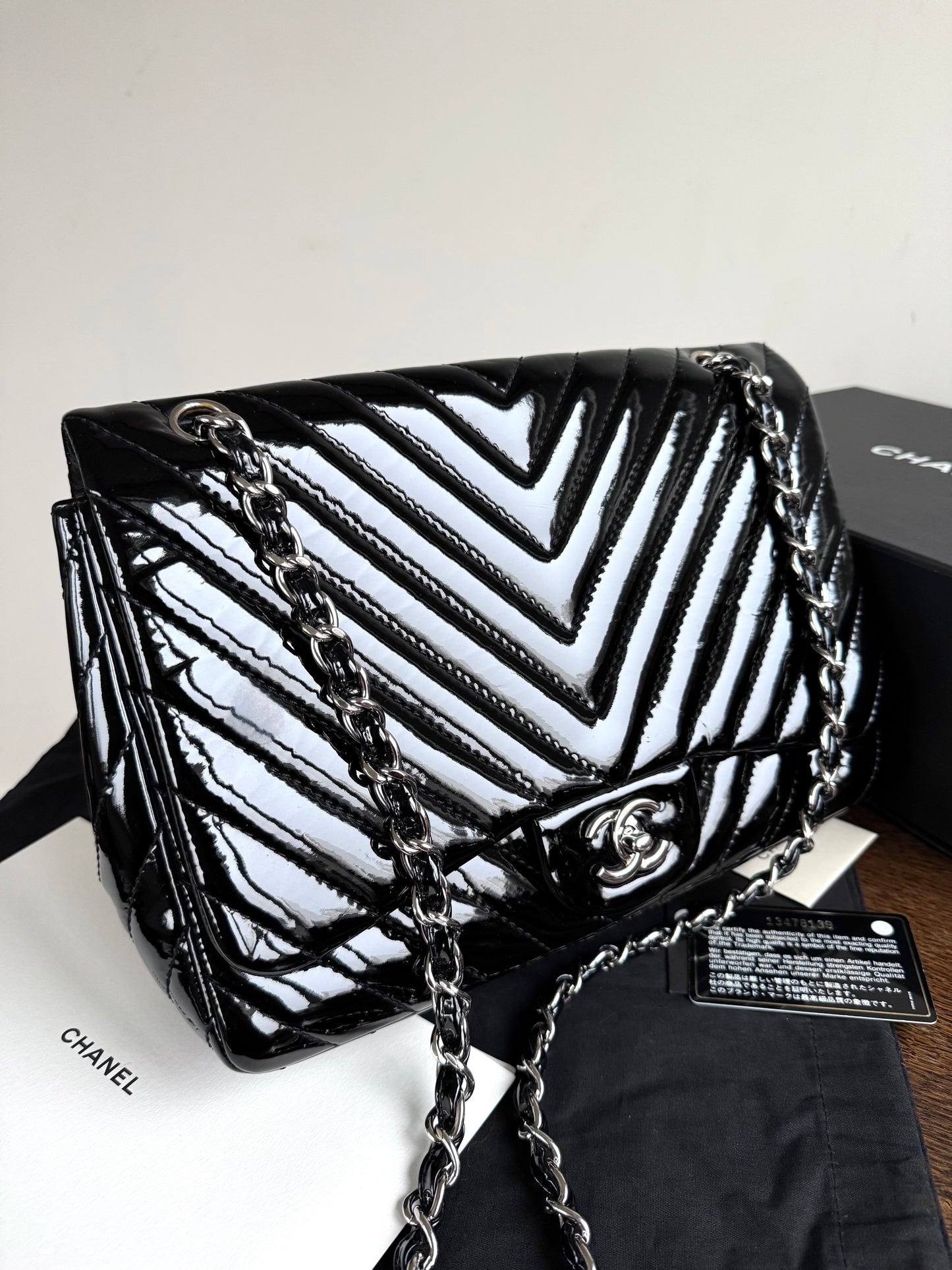 Pre-owned Chanel Classic Jumbo Black Patent Leather Flap Bag