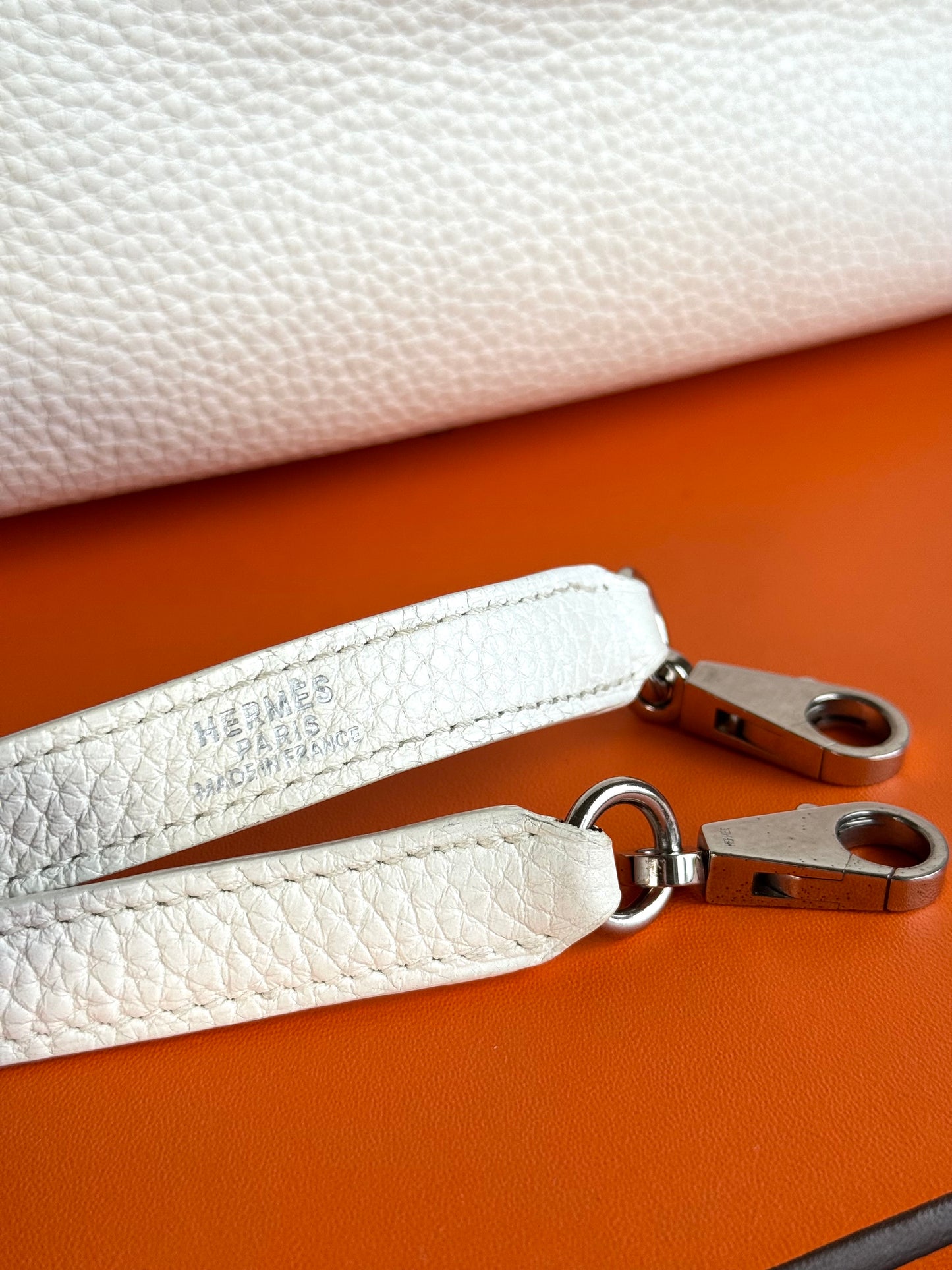 Pre-owned Hermès Kelly 32 White Clemence Leather Bag