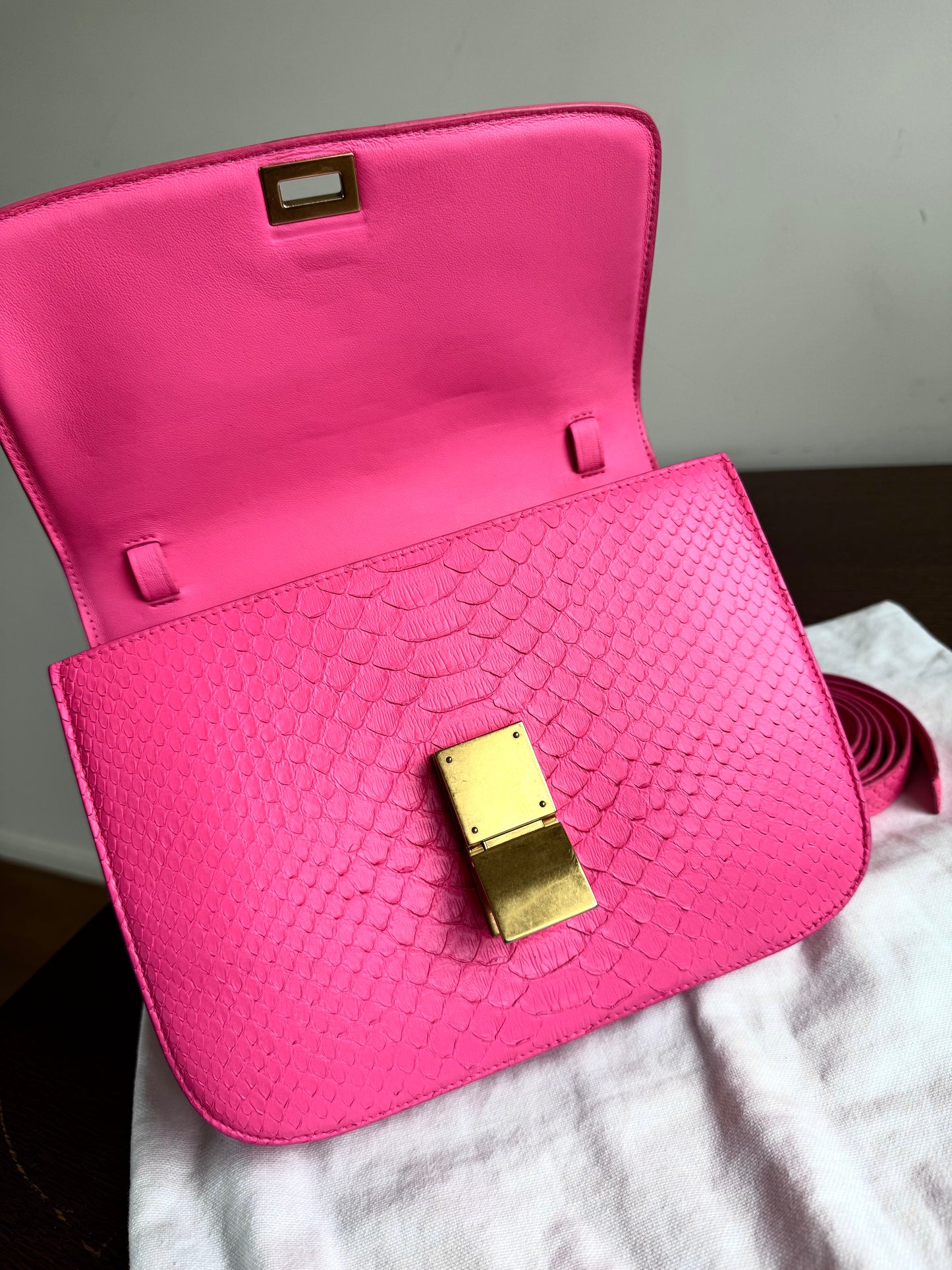 Pre-owned Céline Classic Box Medium Pink Python Bag