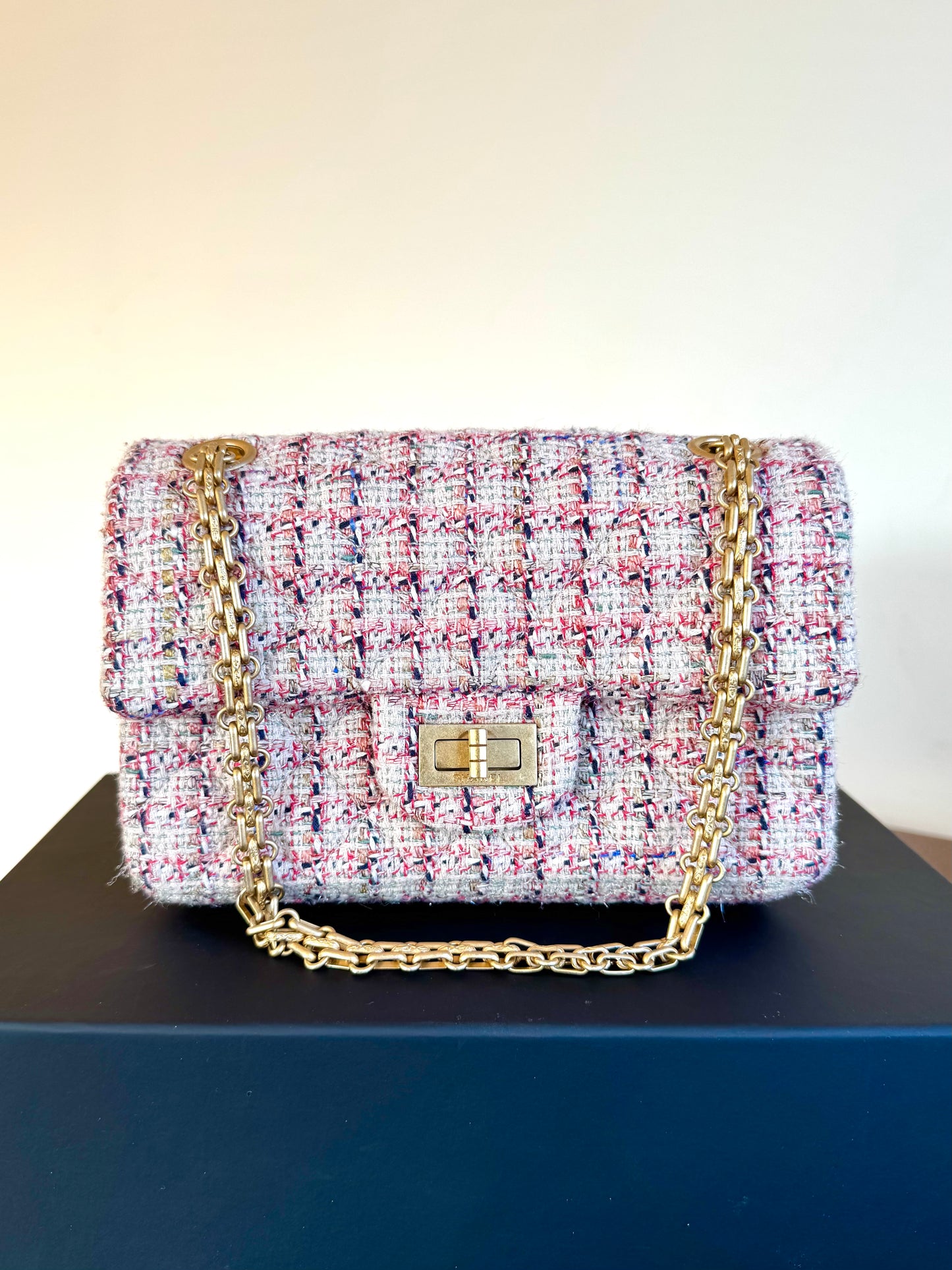 Pre-owned Chanel 2.55 Mini 224 Rose Tweed Flap Bag