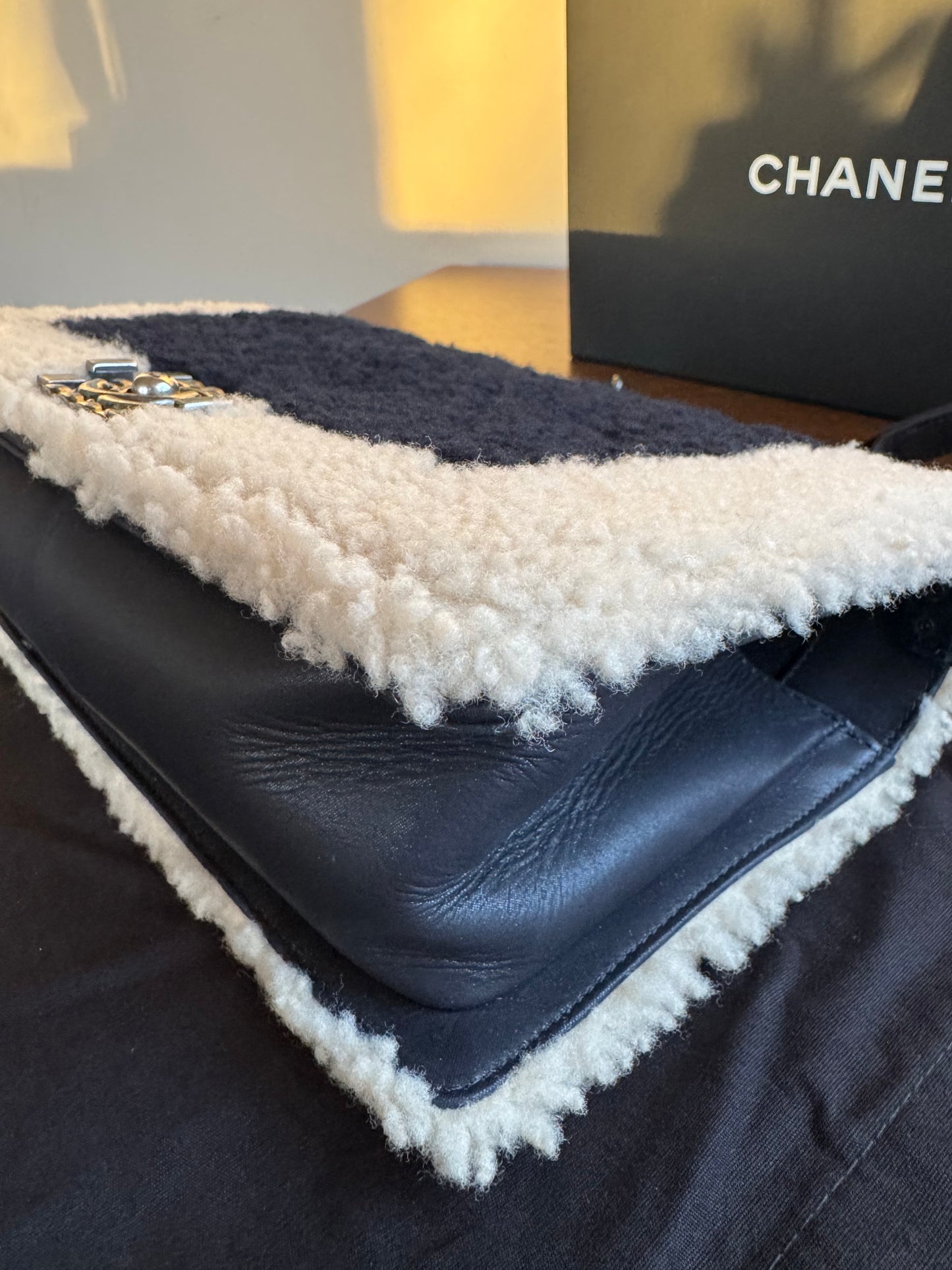 Pre-owned Chanel Boy Medium Shearling Navy White Flap Bag