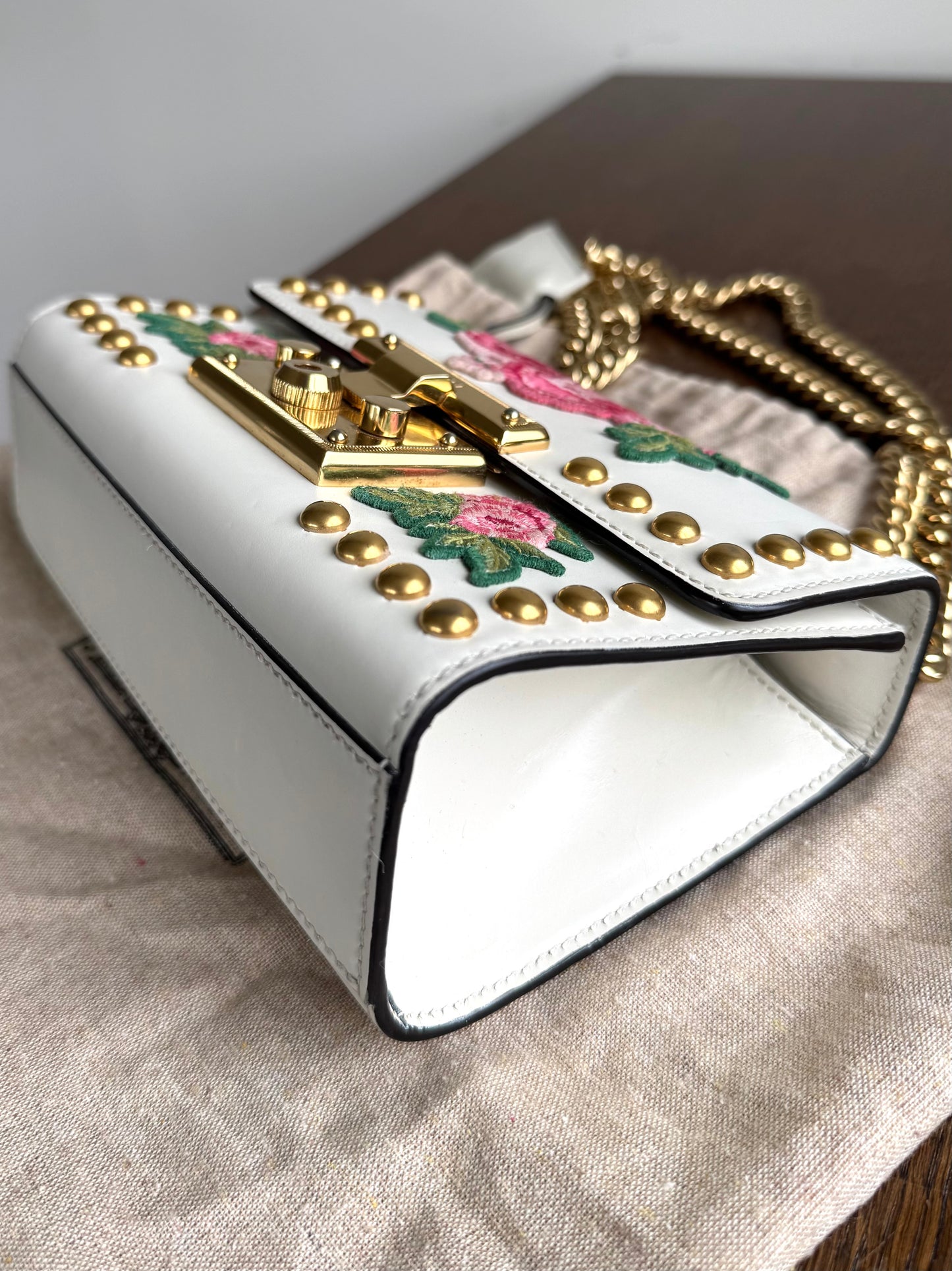 Pre-owned Gucci Padlock Small White Floral Embroidered Studded Leather Bag