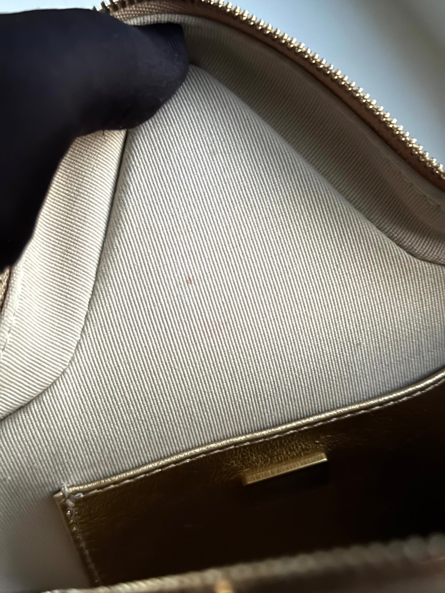 Pre-owned Chanel Walk Of Fame Metallic Gold Leather Bag