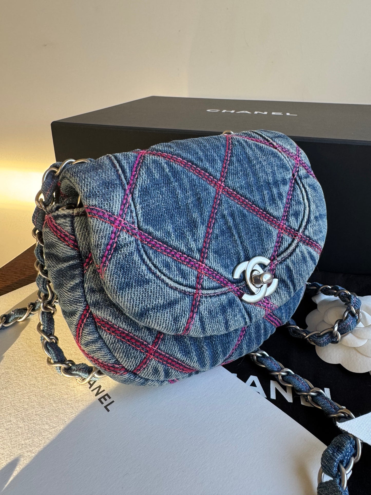 Pre-owned Chanel 22S Coco Beach Mini Denim Crossbody Bag