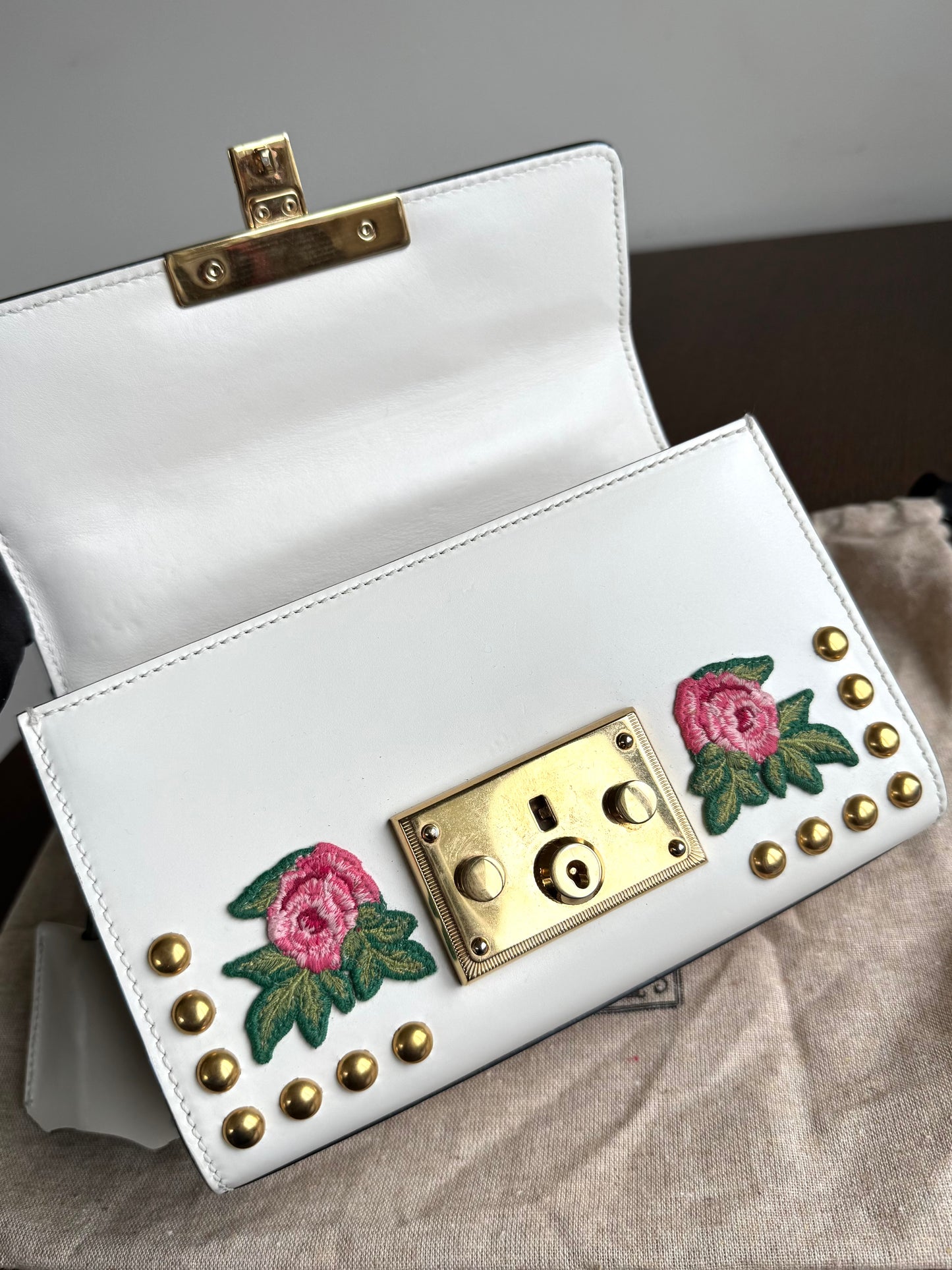 Pre-owned Gucci Padlock Small White Floral Embroidered Studded Leather Bag