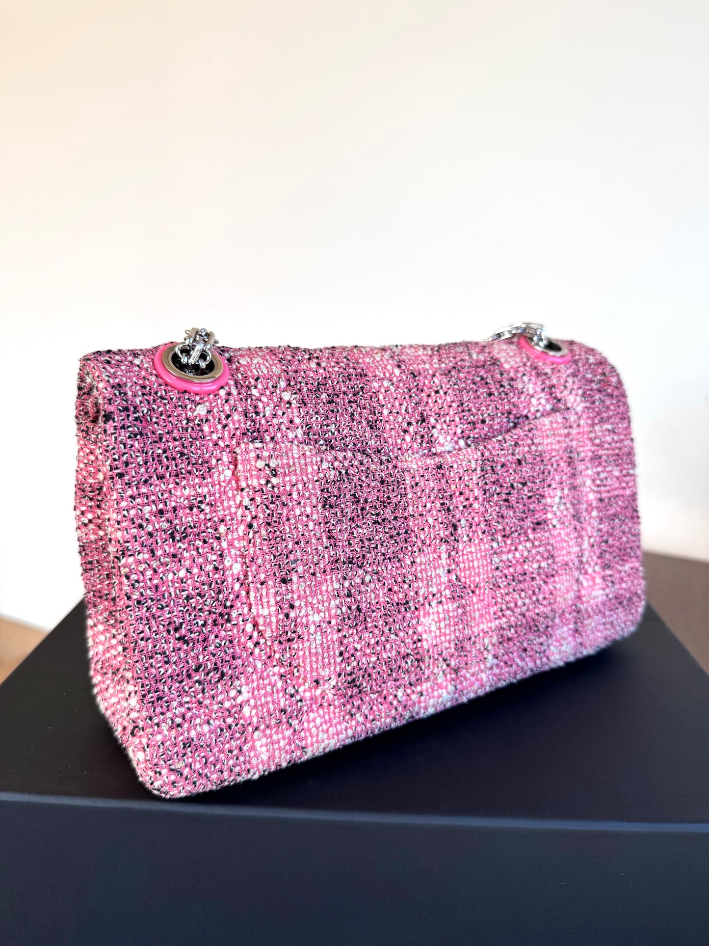 Pre-owned Chanel 2.55 Reissue 225 Medium Pink Tweed Flap Bag